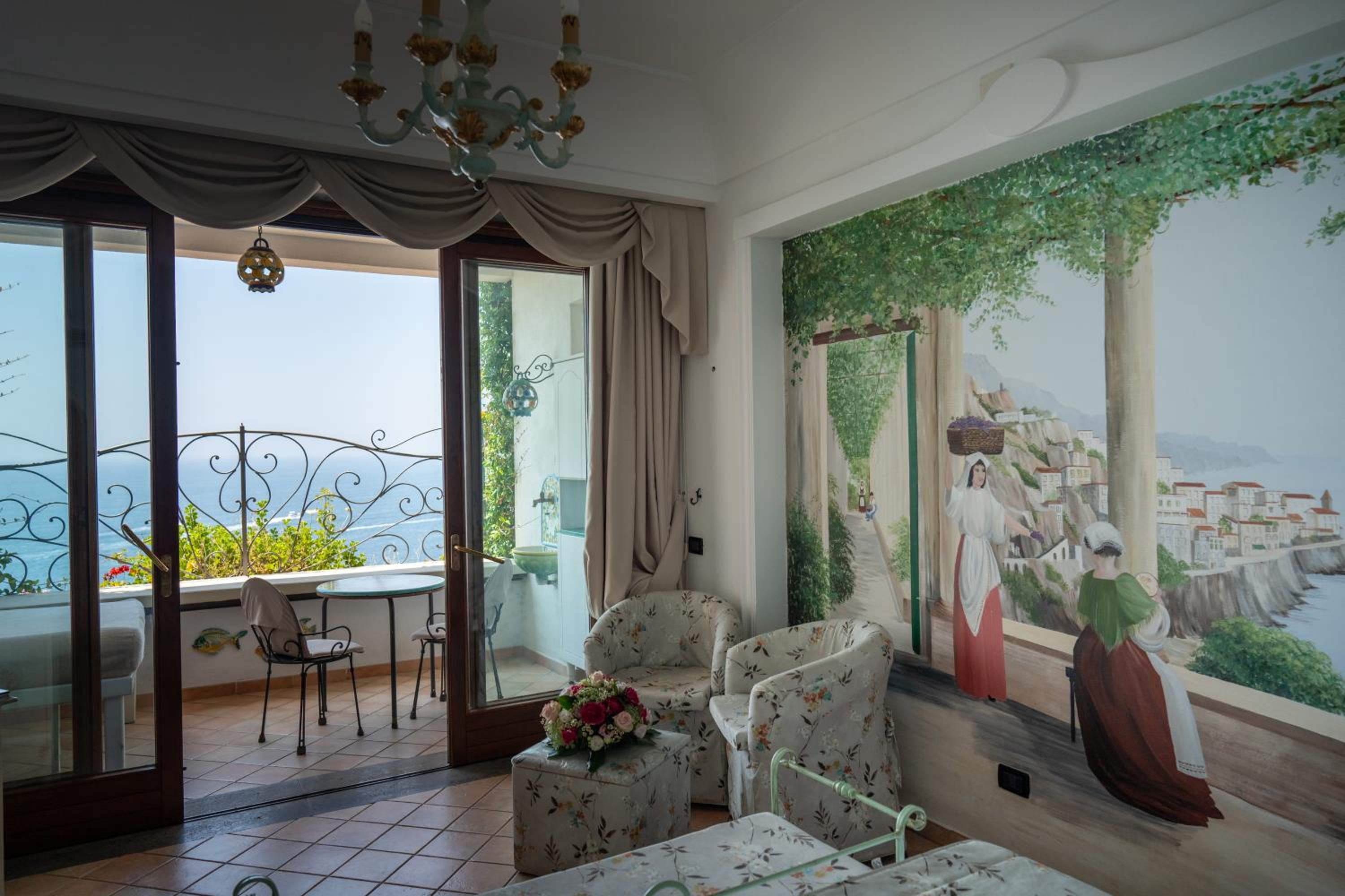 Deluxe Double Room with Terrace - Photo 4