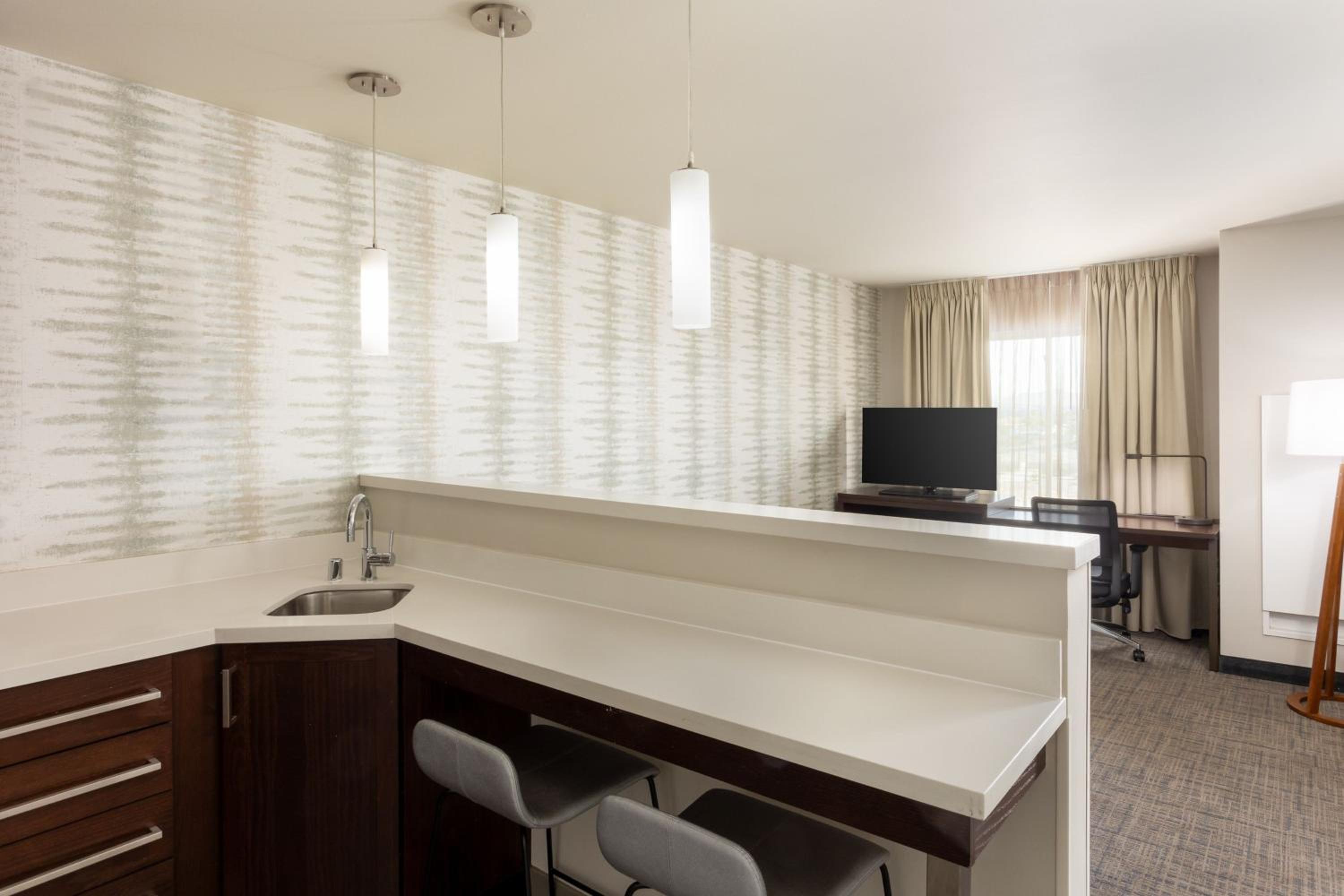 One-Bedroom King Suite