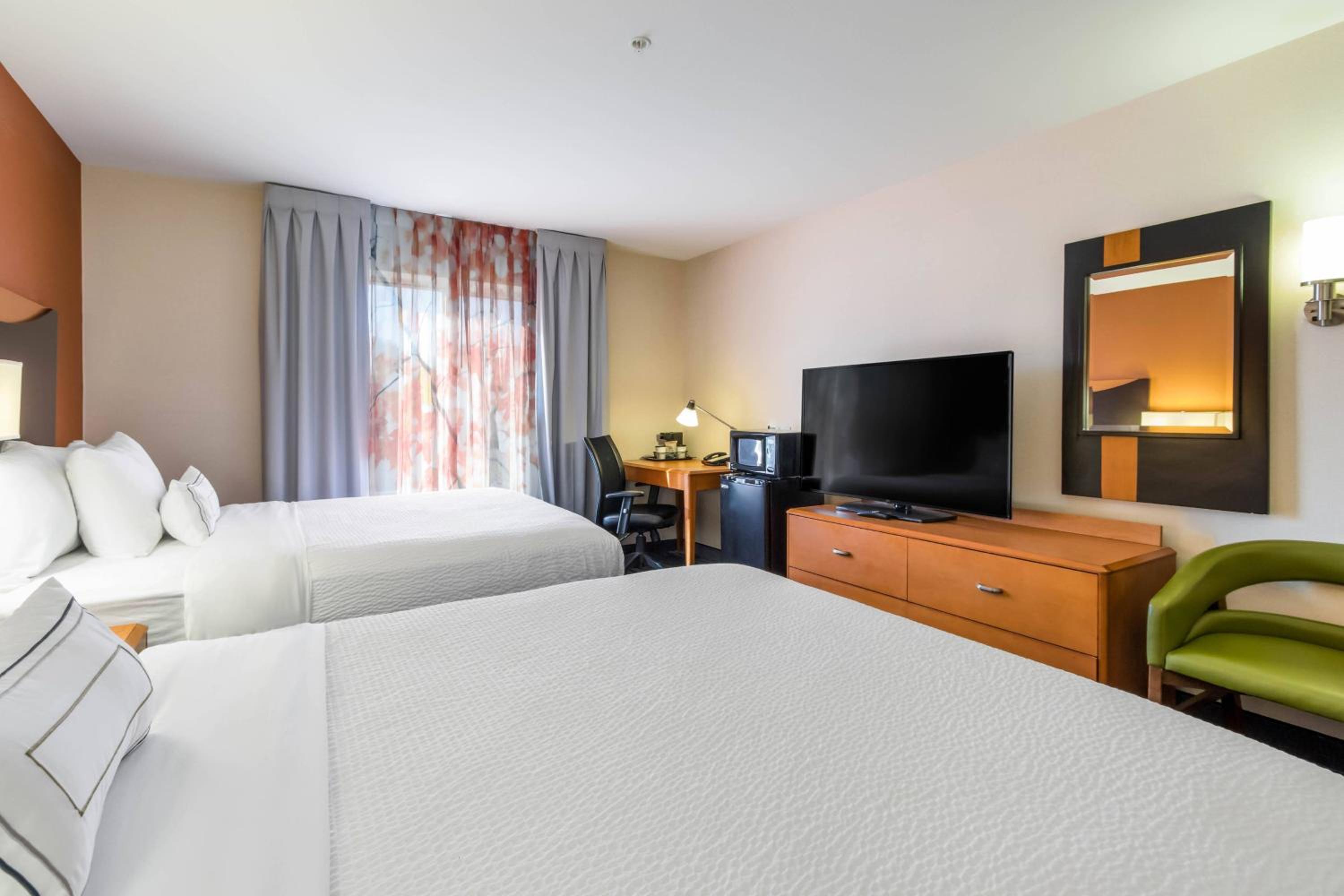Double Room with Two Double Beds photo 2