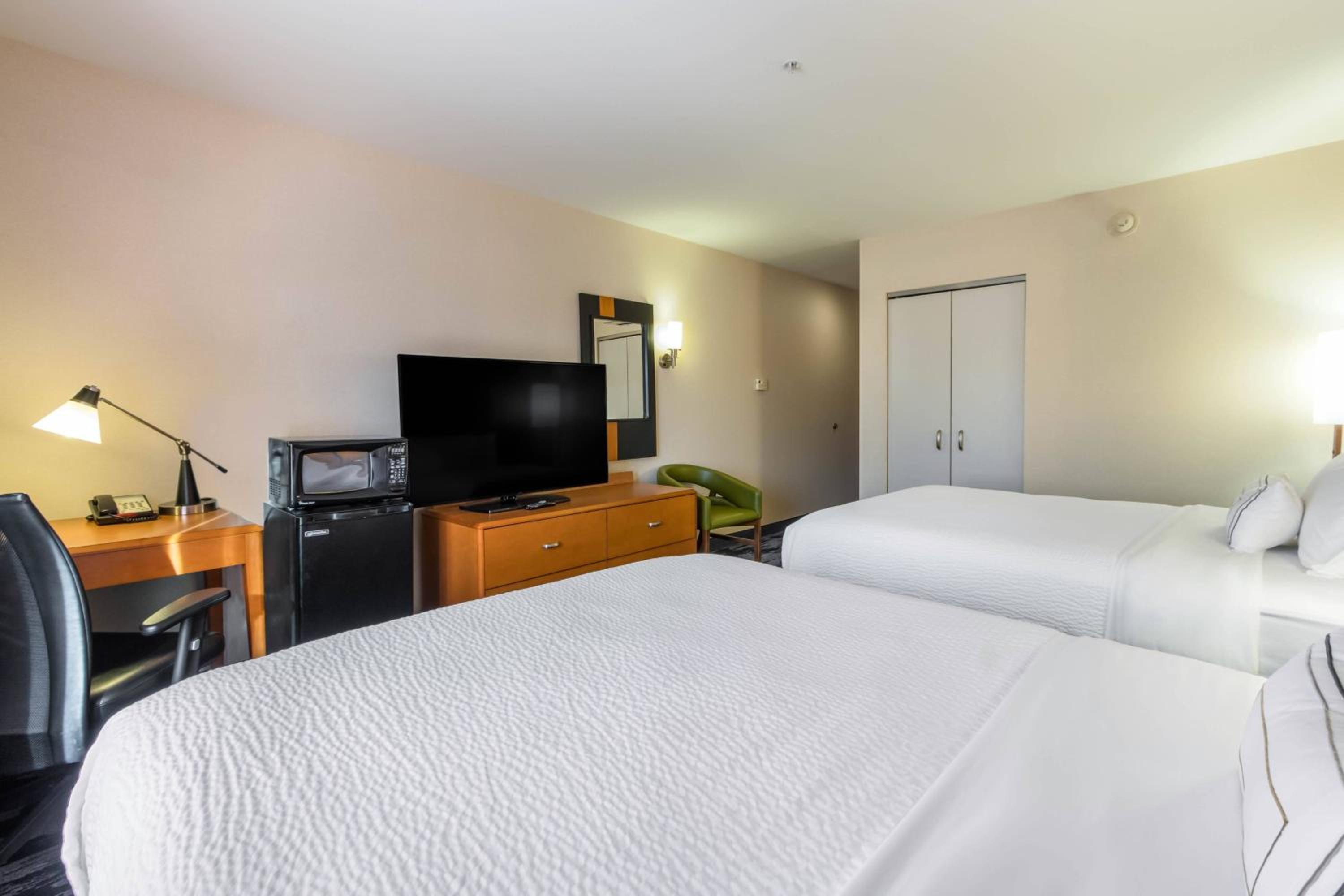 Double Room with Two Double Beds photo 3