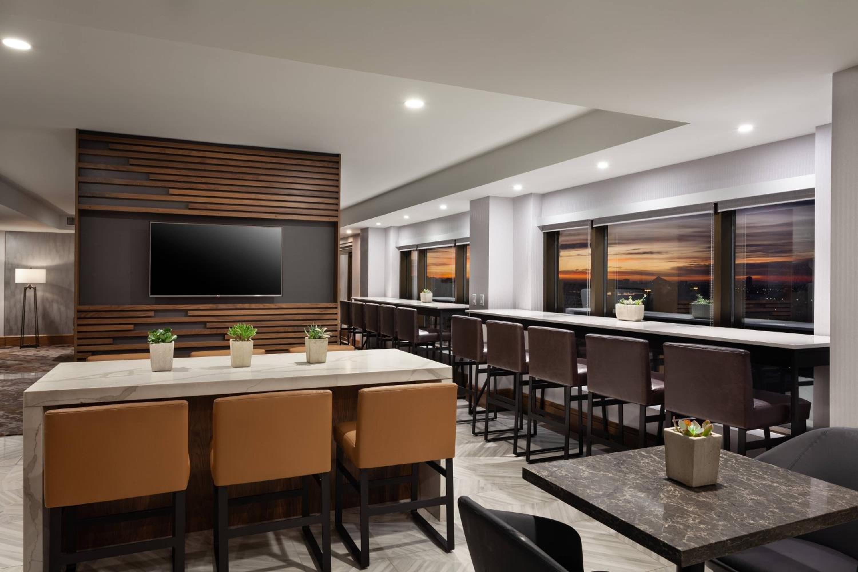 King Room - Concierge Level - Photo 5