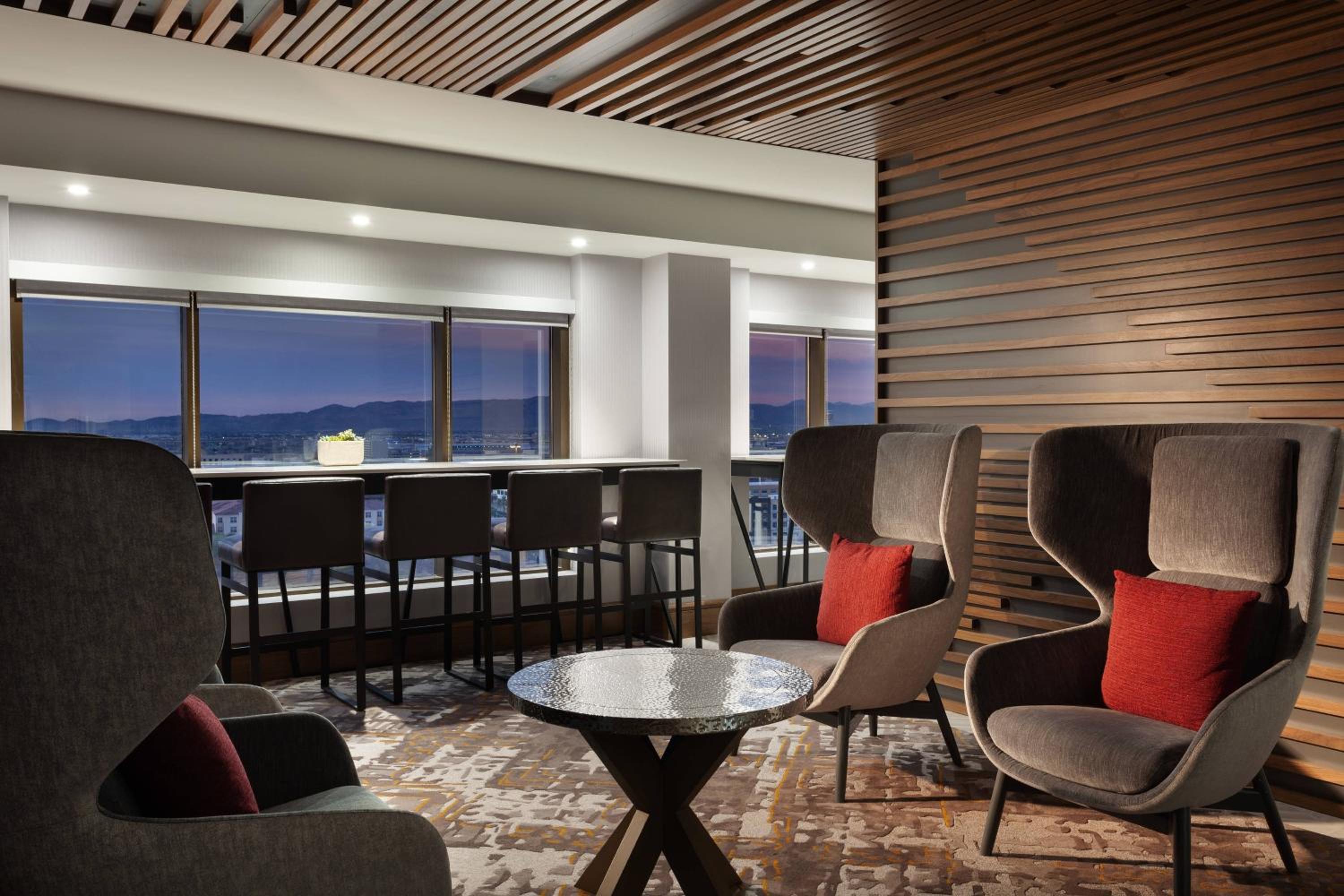 King Room - Concierge Level - Photo 3