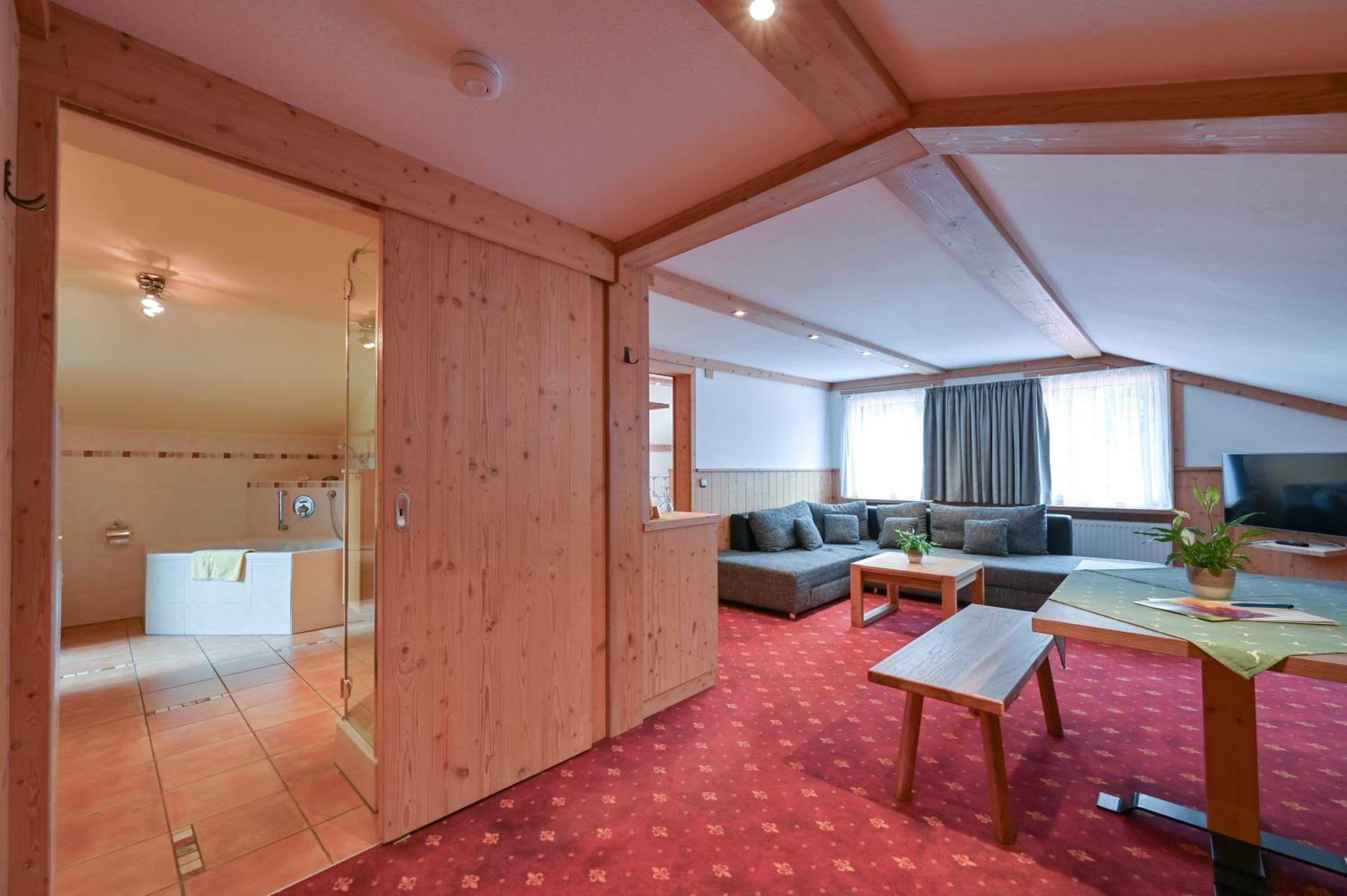 Deluxe Double Room photo 2