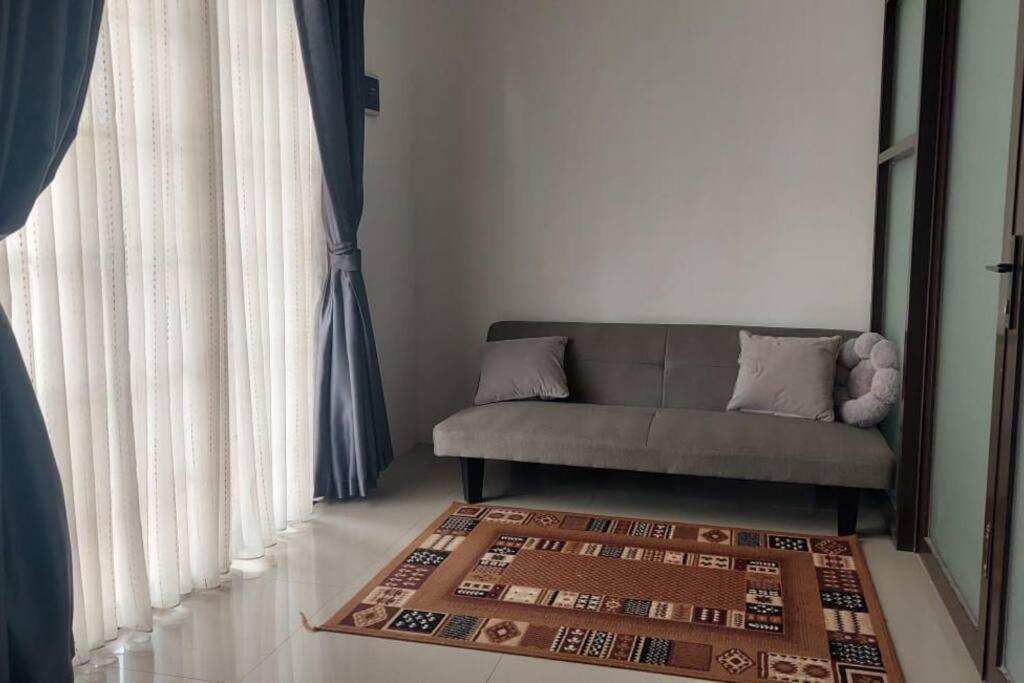 One-Bedroom House photo 1