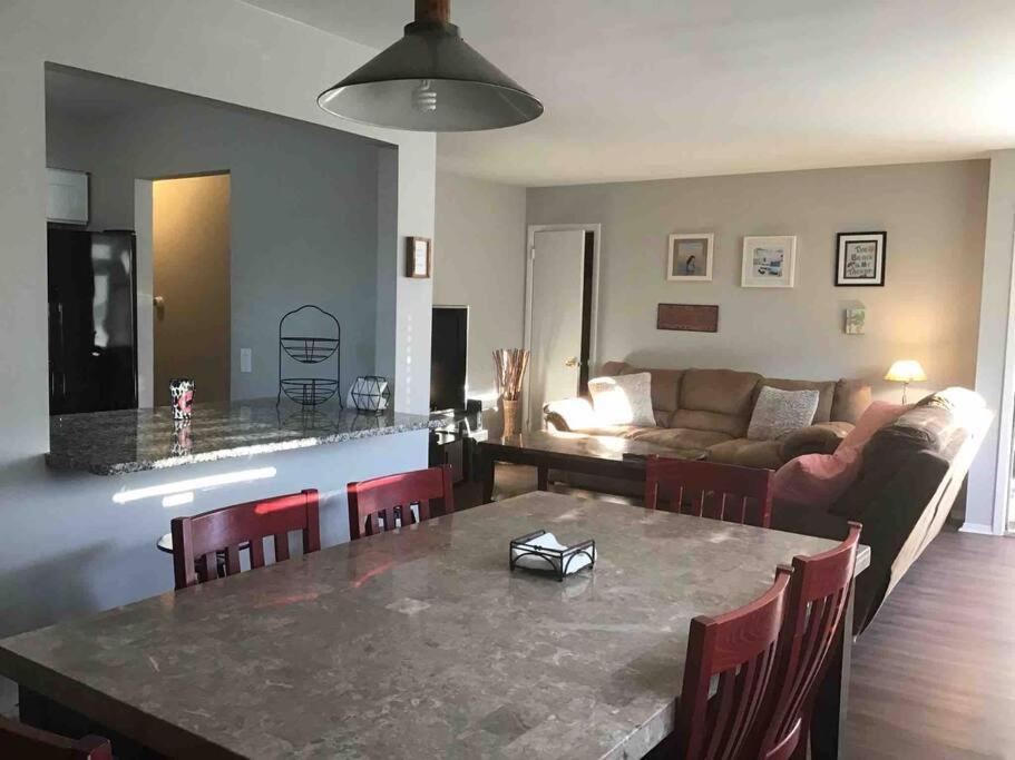 Three-Bedroom Apartment photo 1