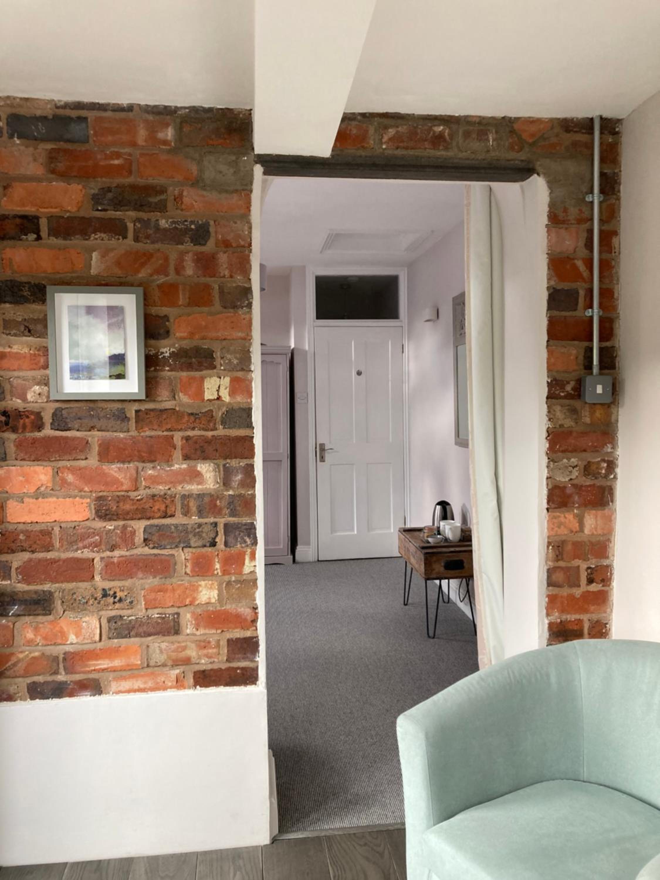 One-Bedroom Apartment photo 3