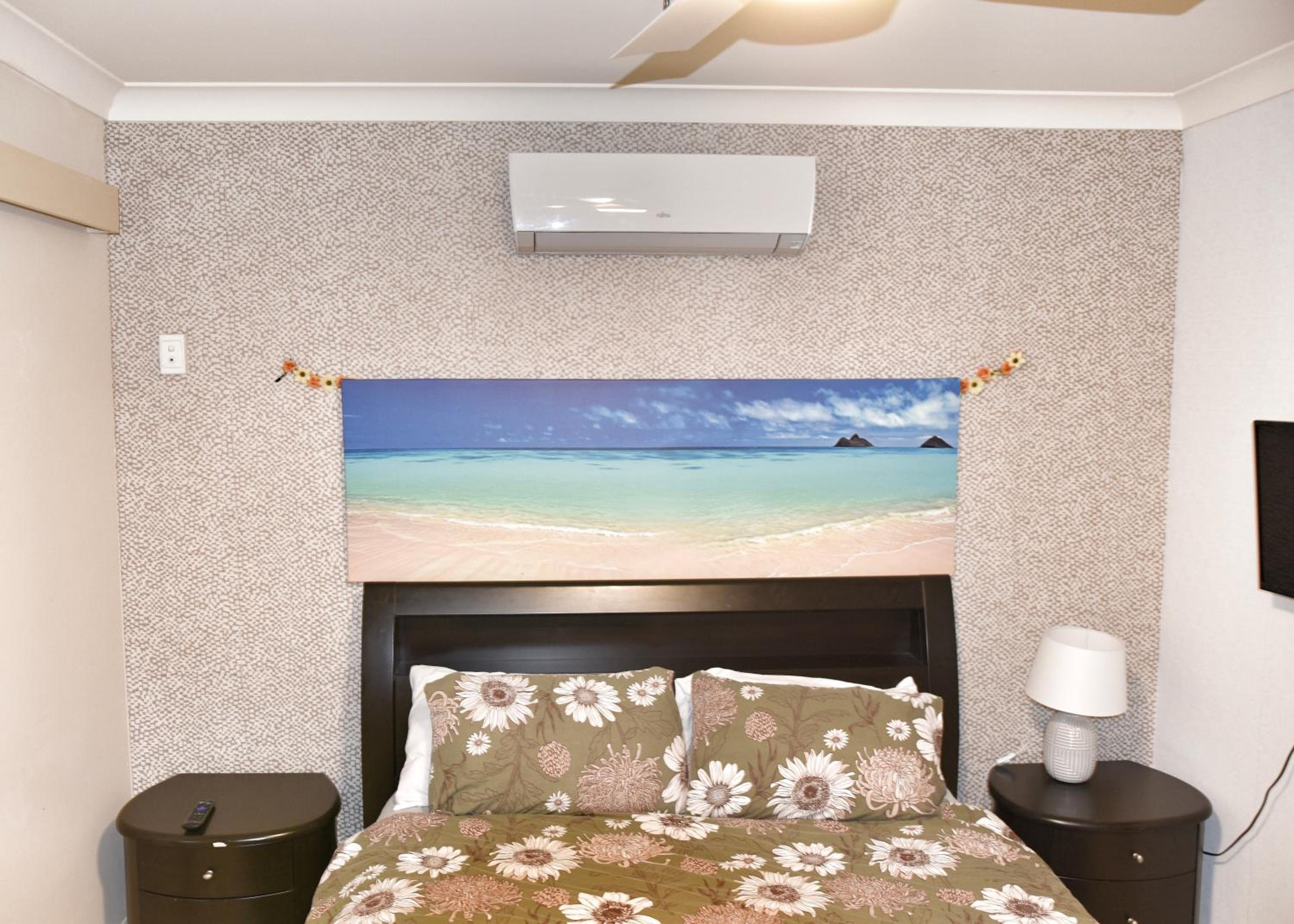 Three-Bedroom House photo 1