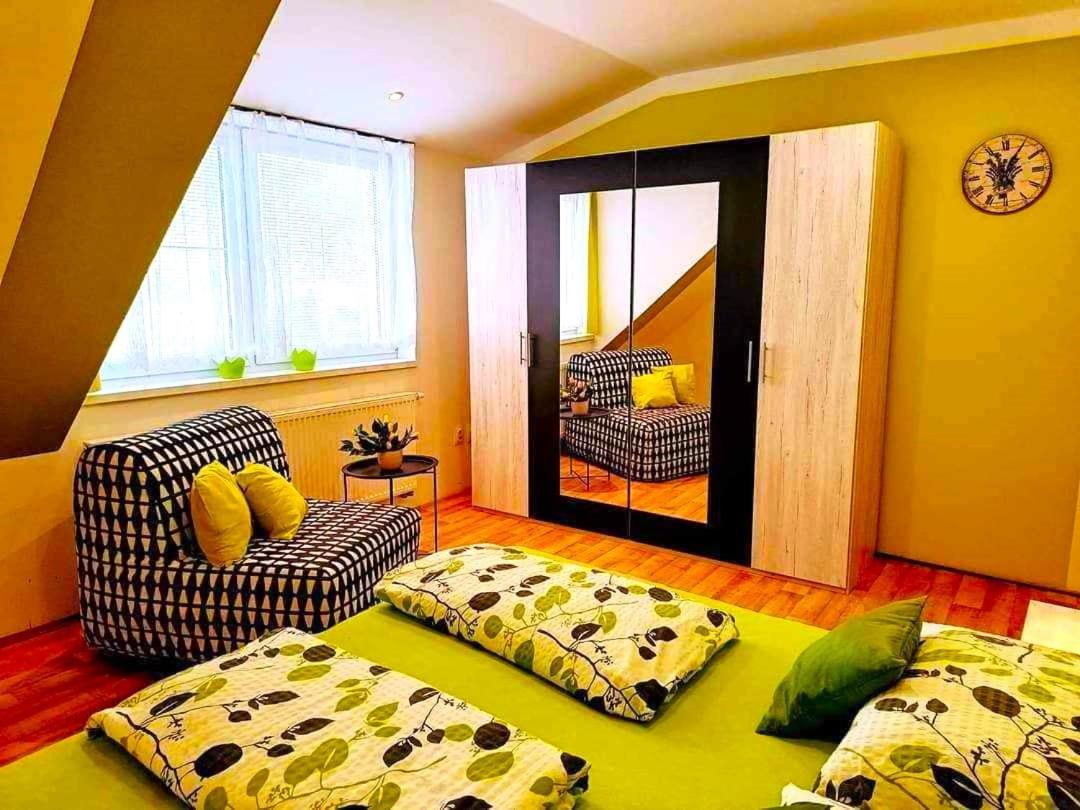 Four-Bedroom House photo 2