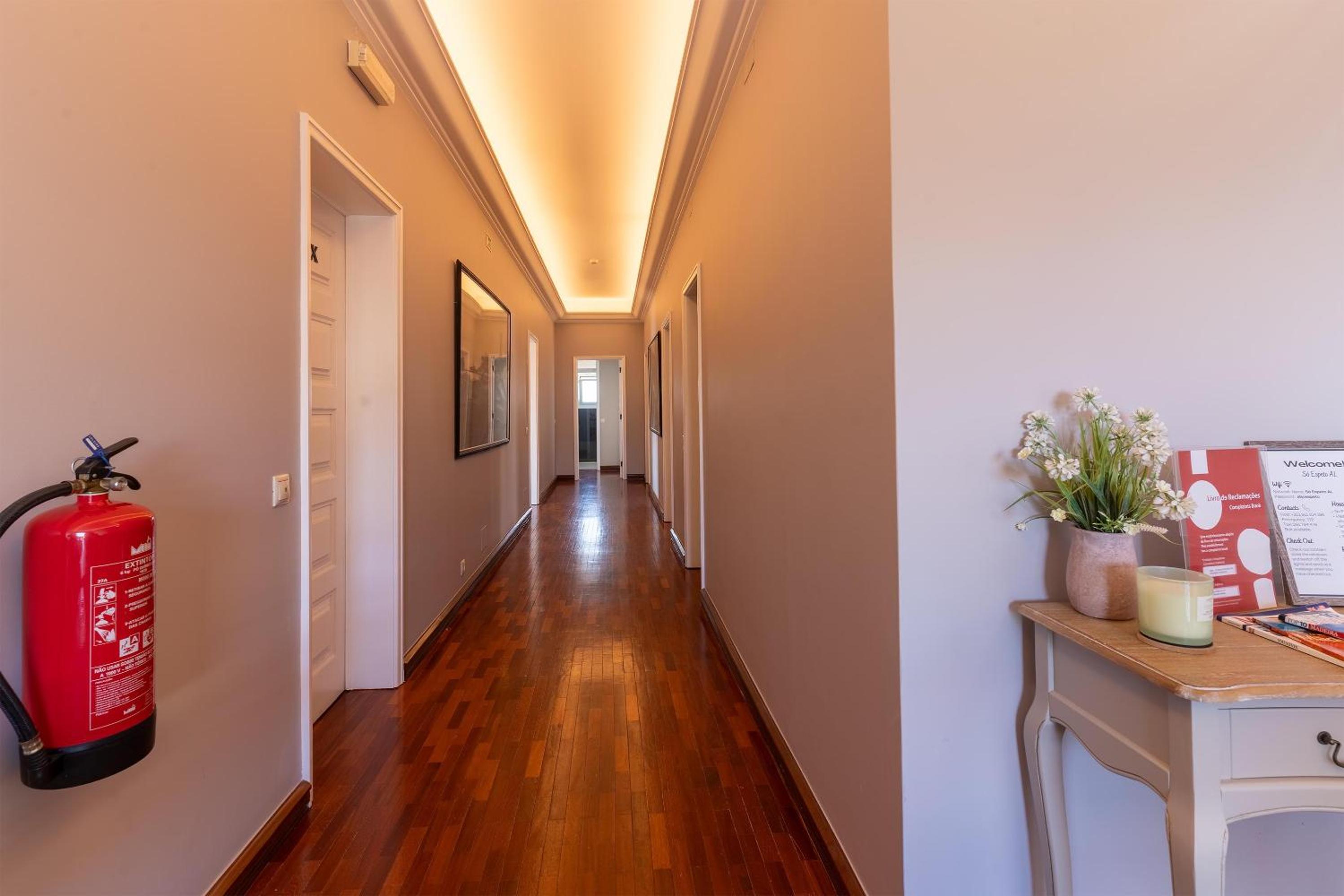 Twin Room with Private Bathroom photo 2