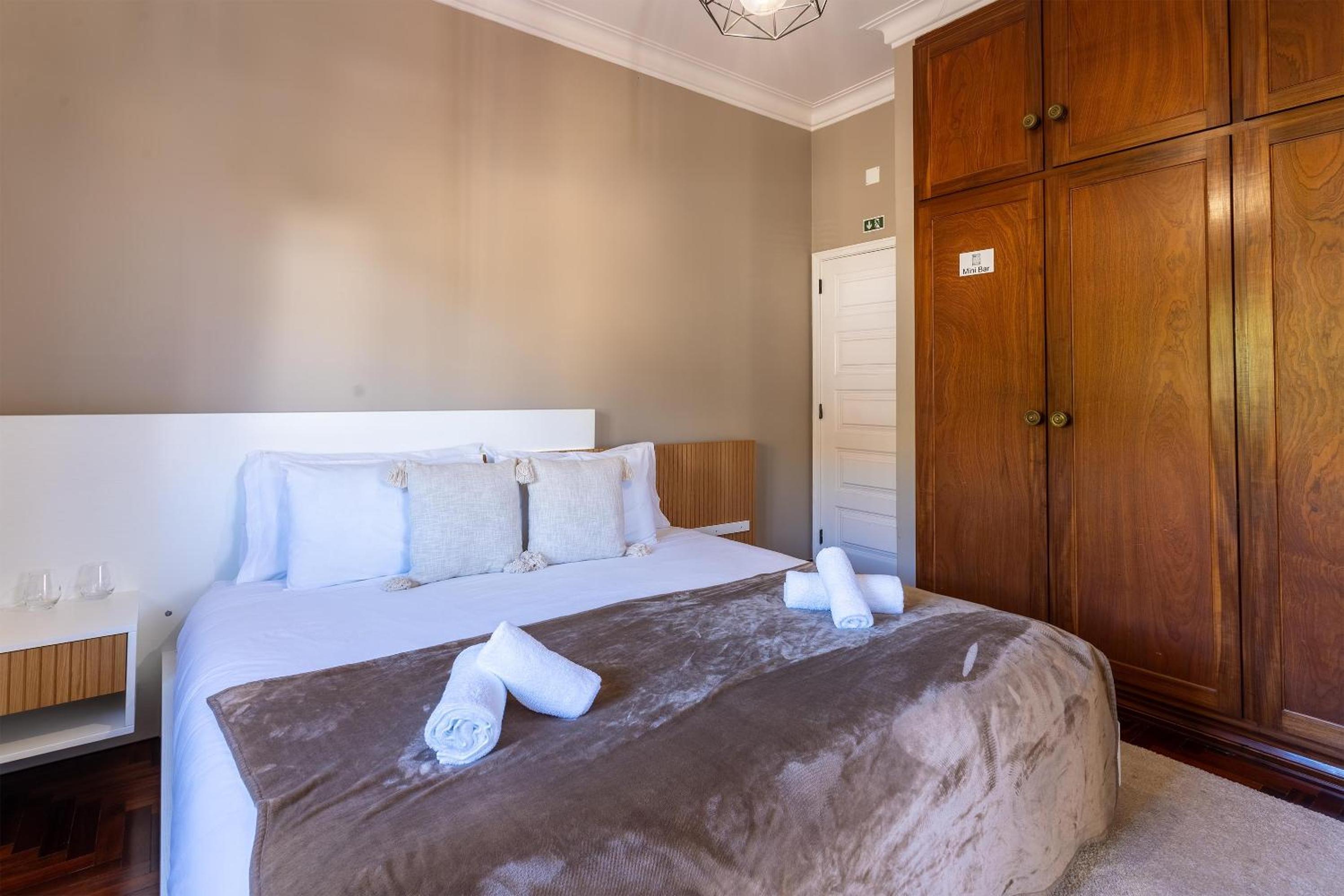 Twin Room with Private Bathroom photo 3