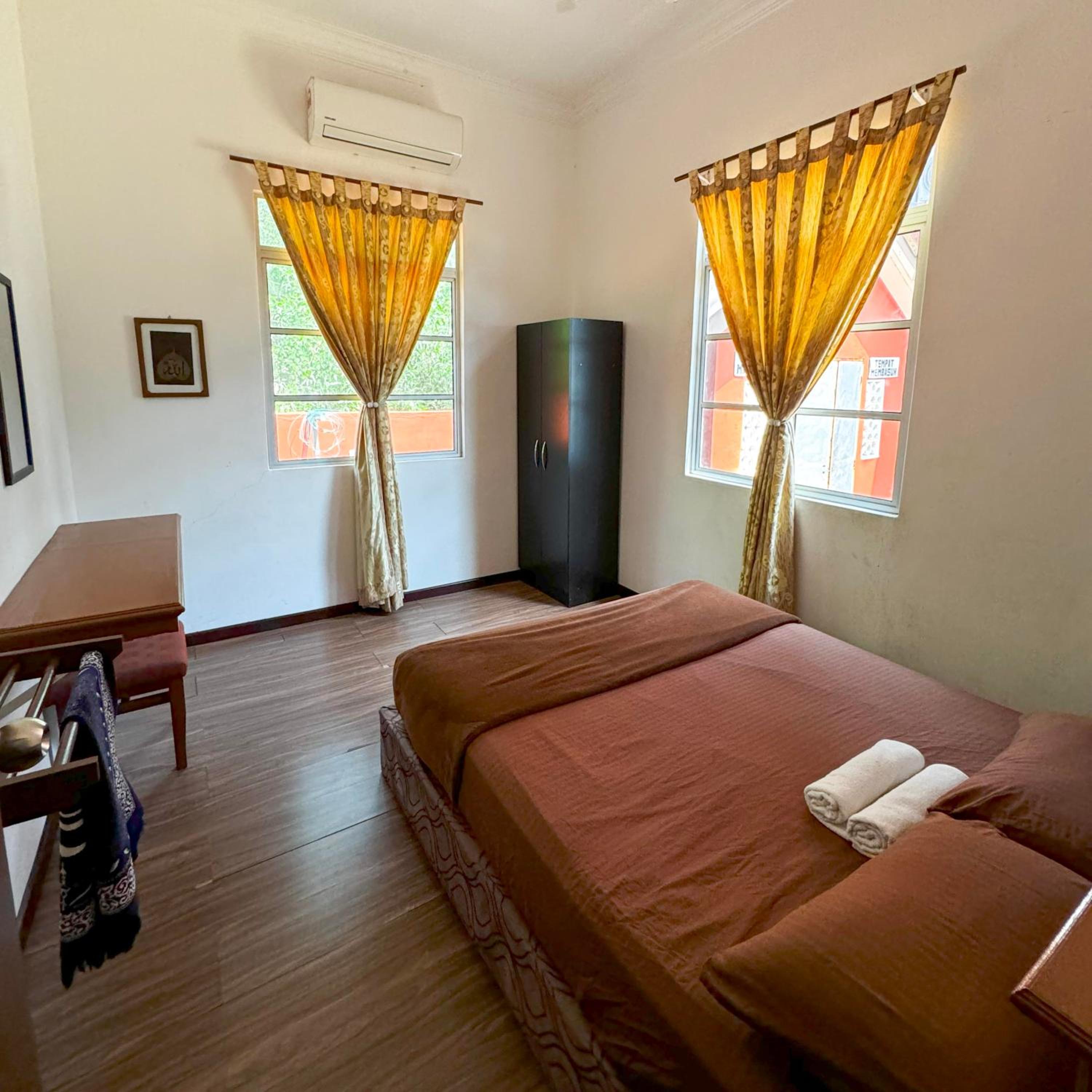 Two-Bedroom House photo 3