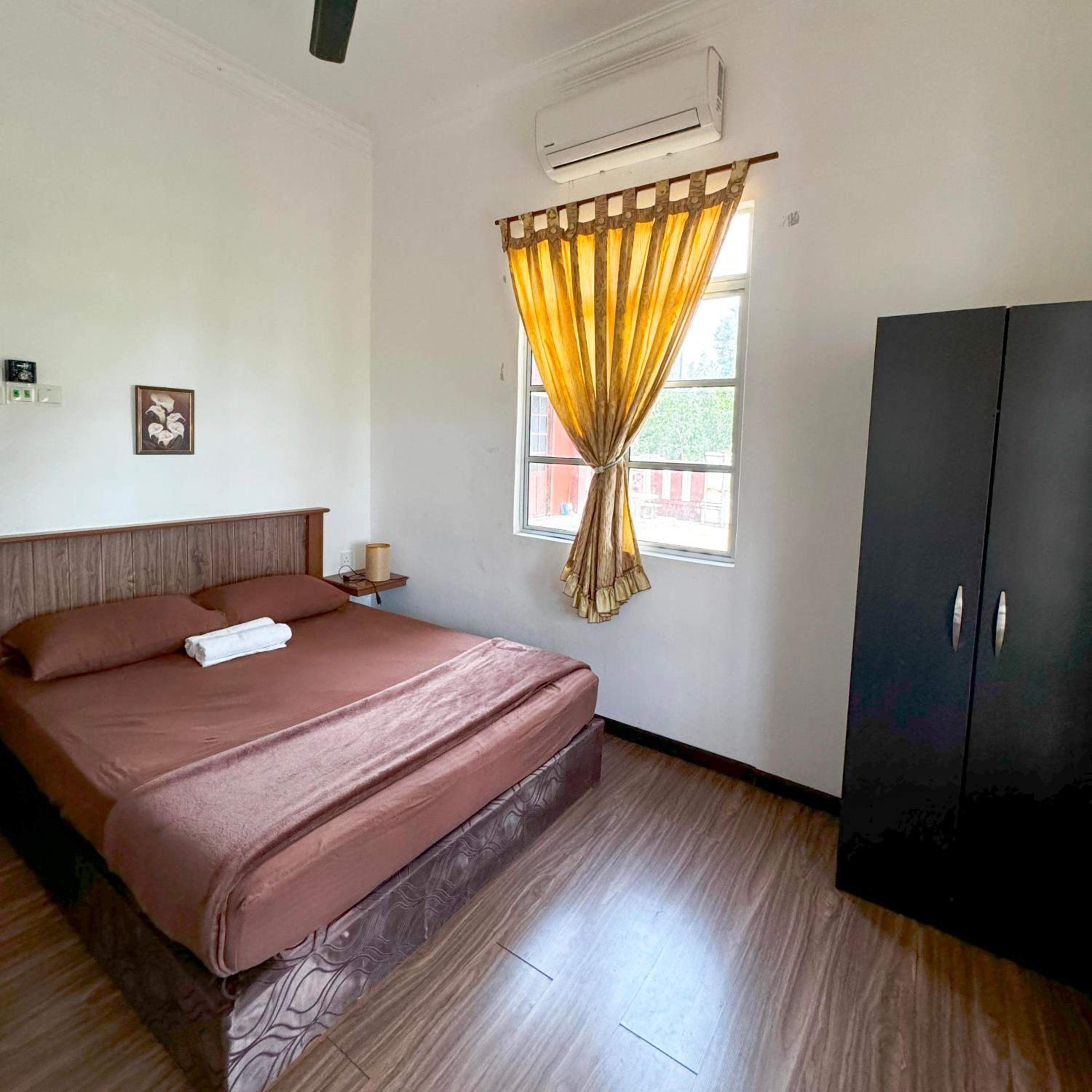 Two-Bedroom House photo 2
