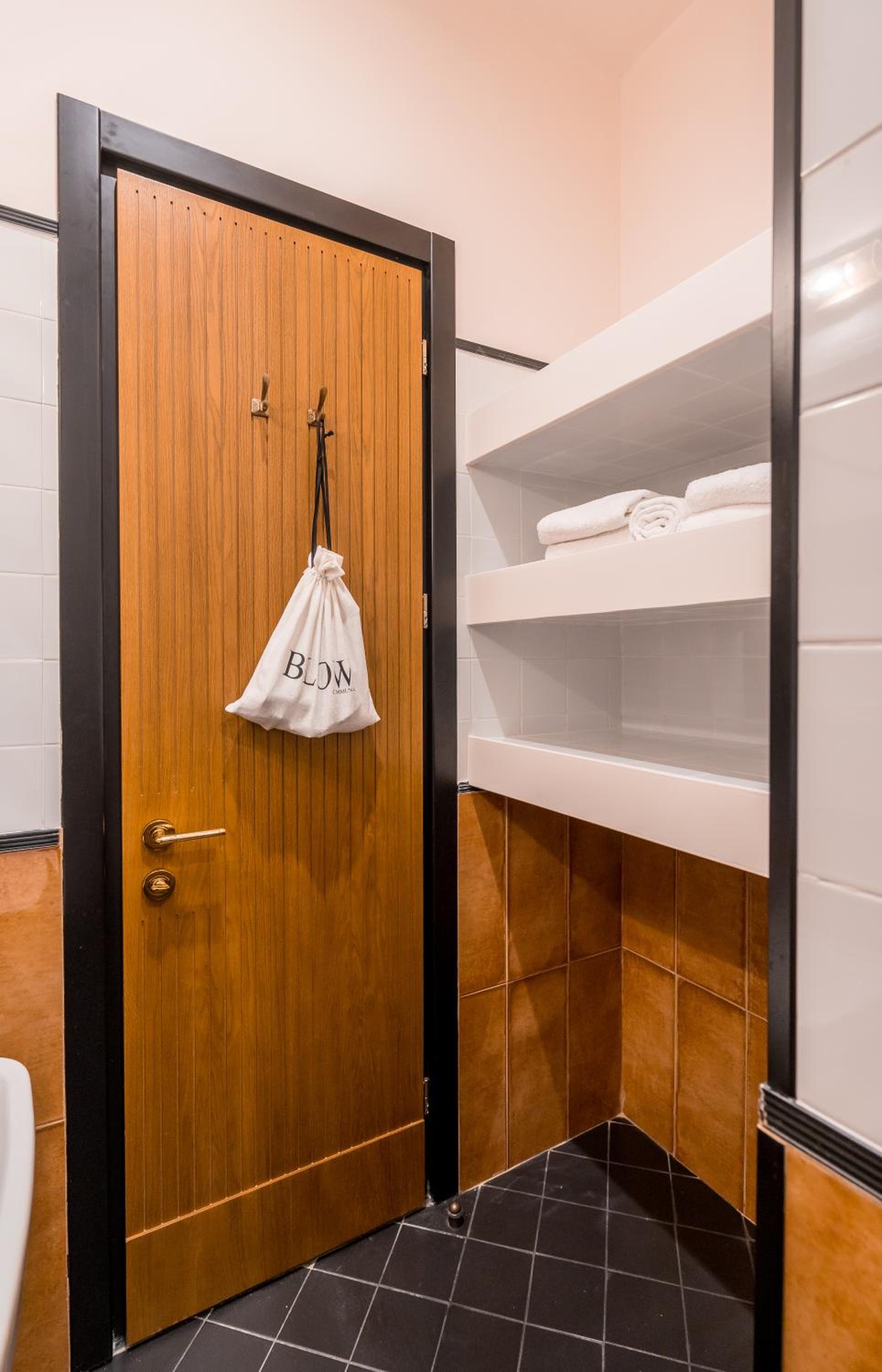 Small Double Room - Photo 4