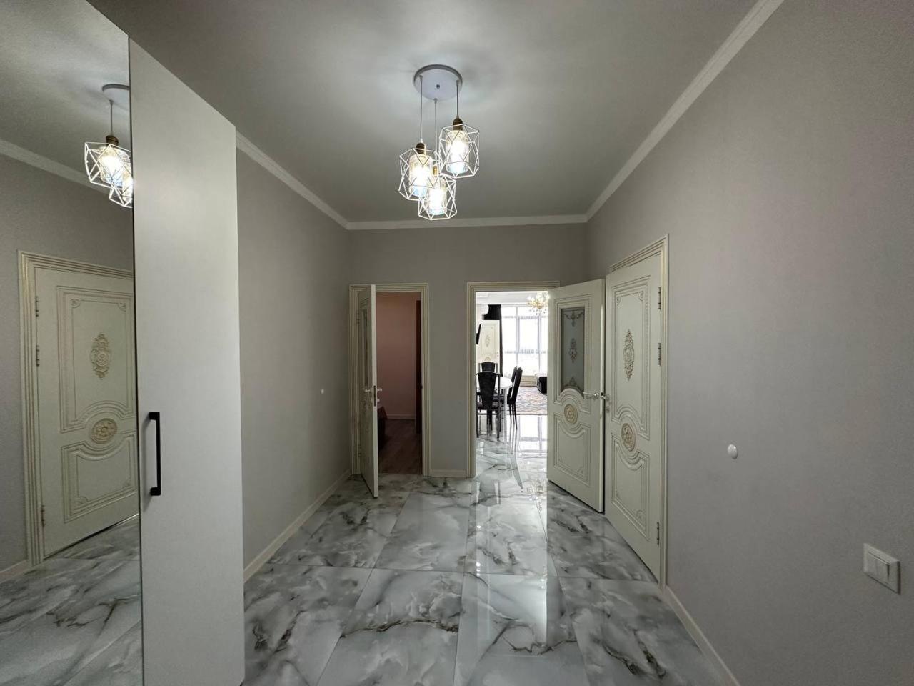Two-Bedroom Apartment with Mountain View photo 3