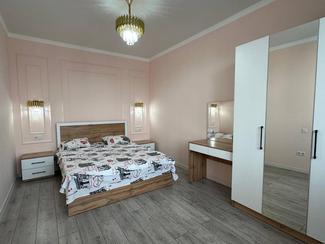 Two-Bedroom Apartment with Mountain View photo 1