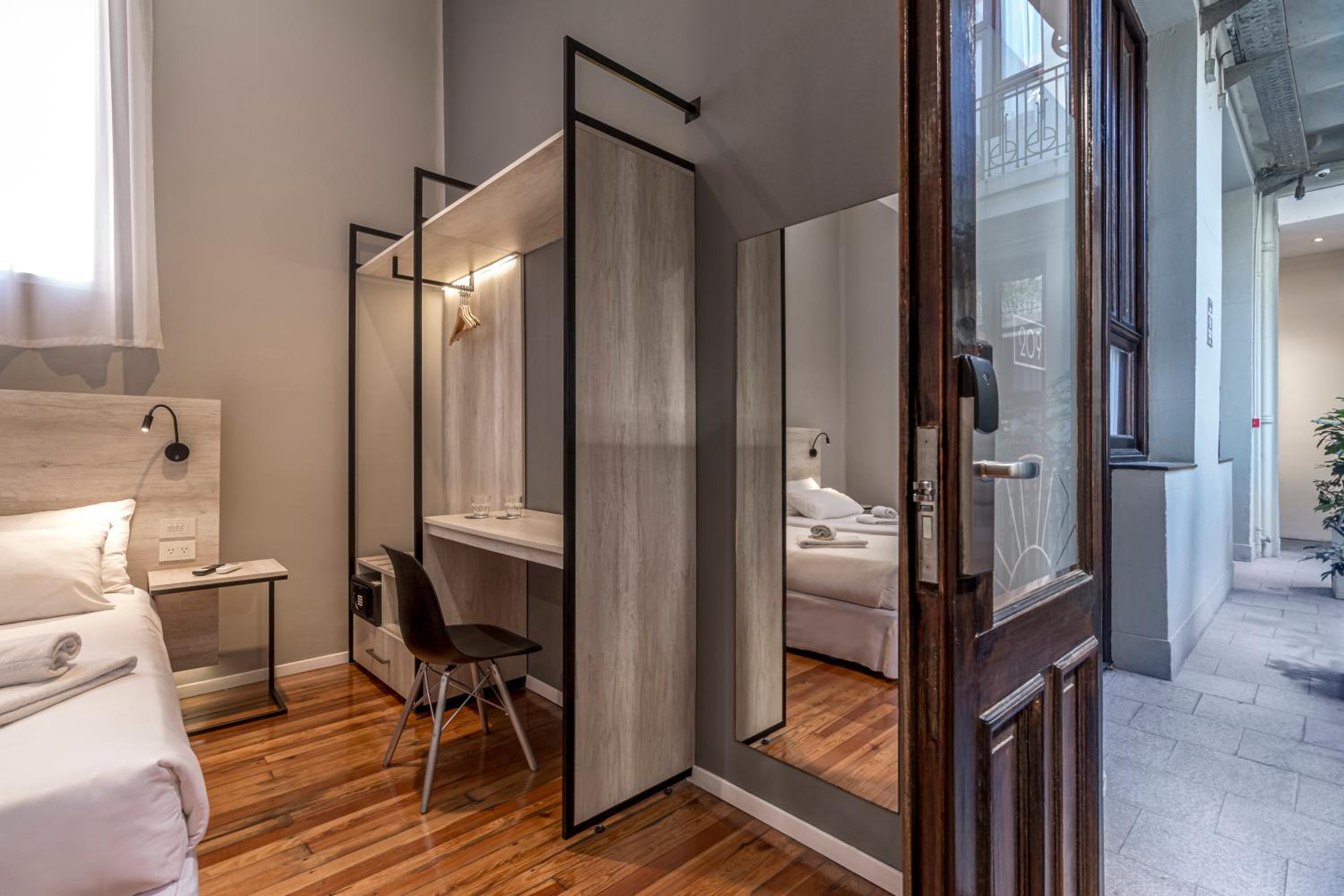 Standard Double or Twin Room photo 2