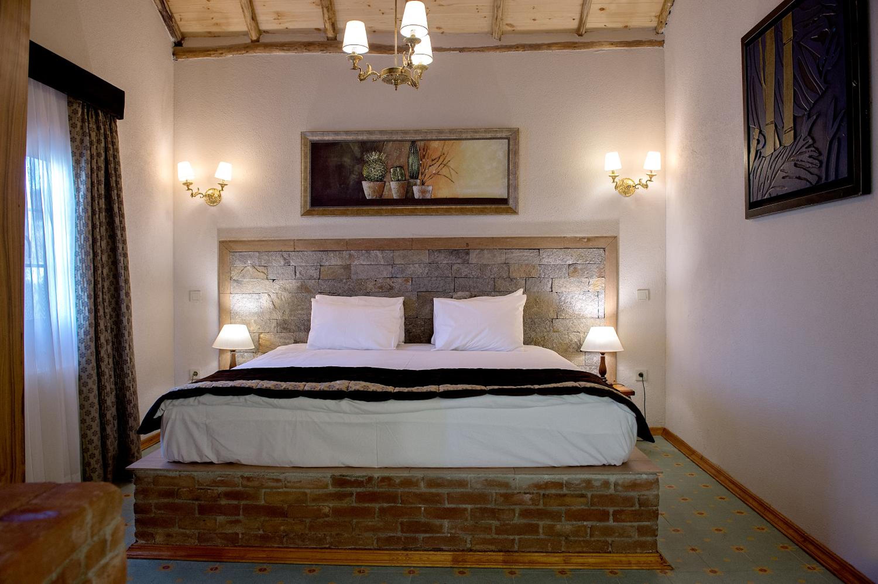 Deluxe Room - Photo 15
