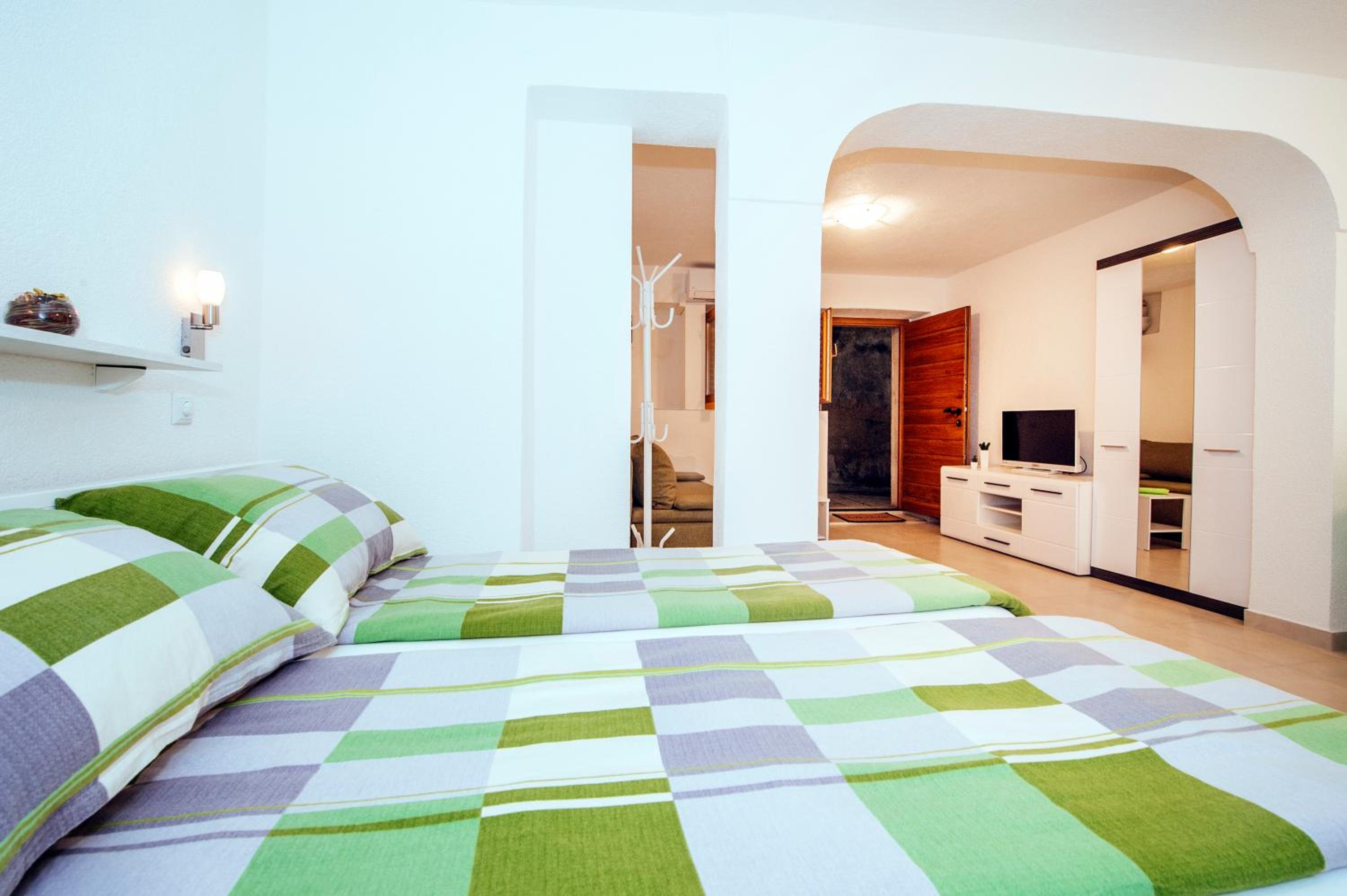 Studio Apartment photo 3