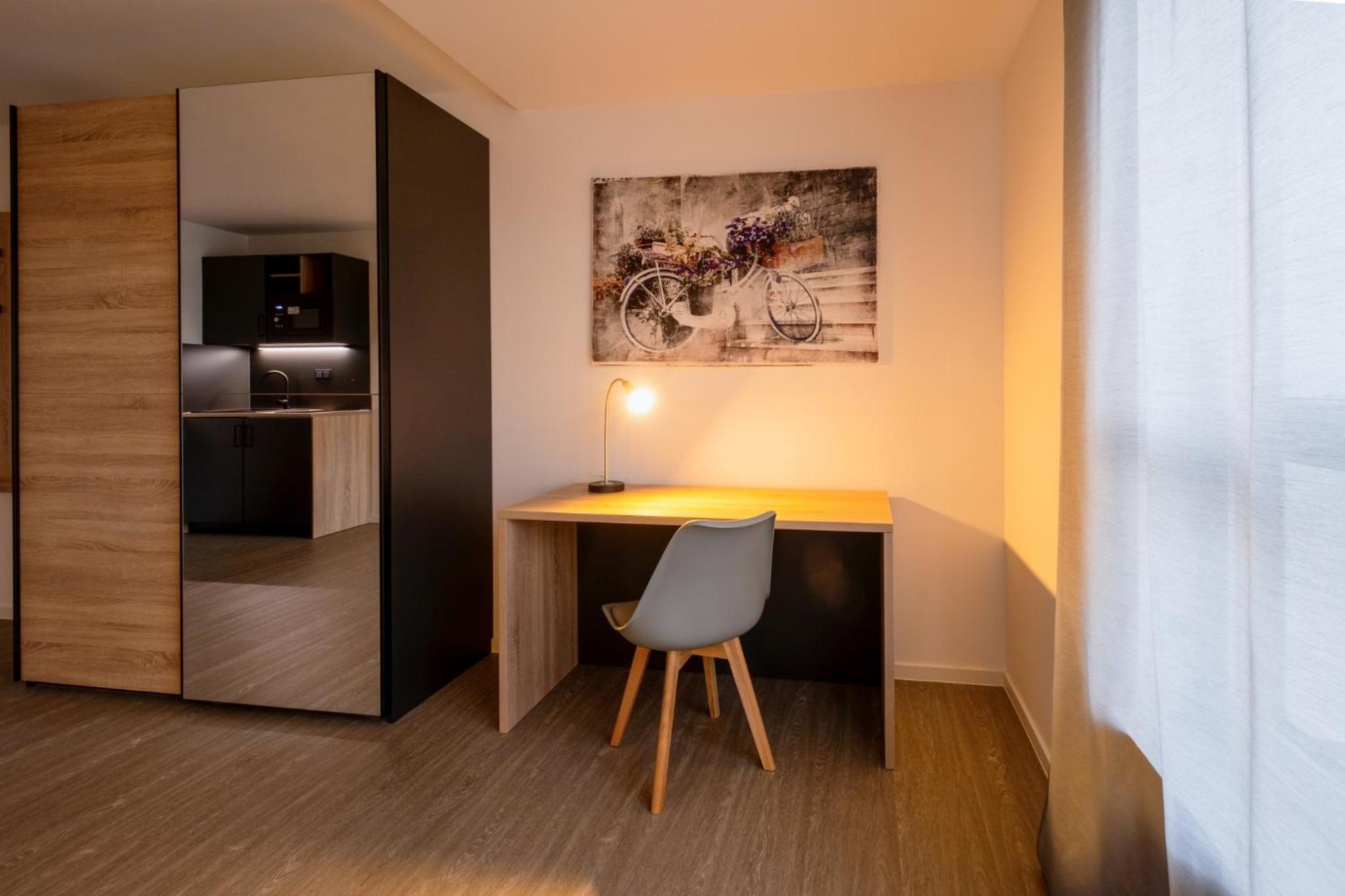 One-Bedroom Apartment photo 1