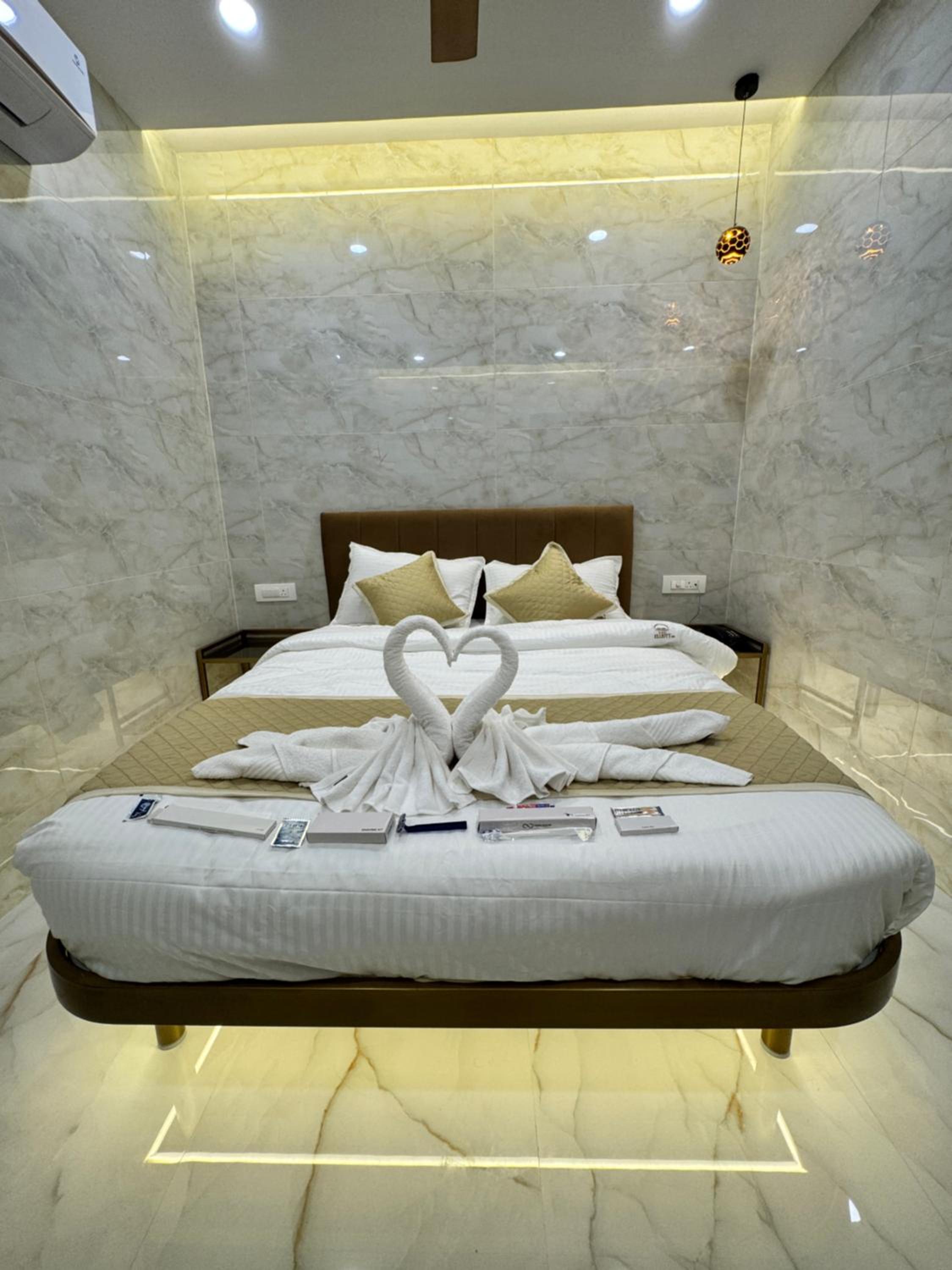 Large Double Room - Photo 4