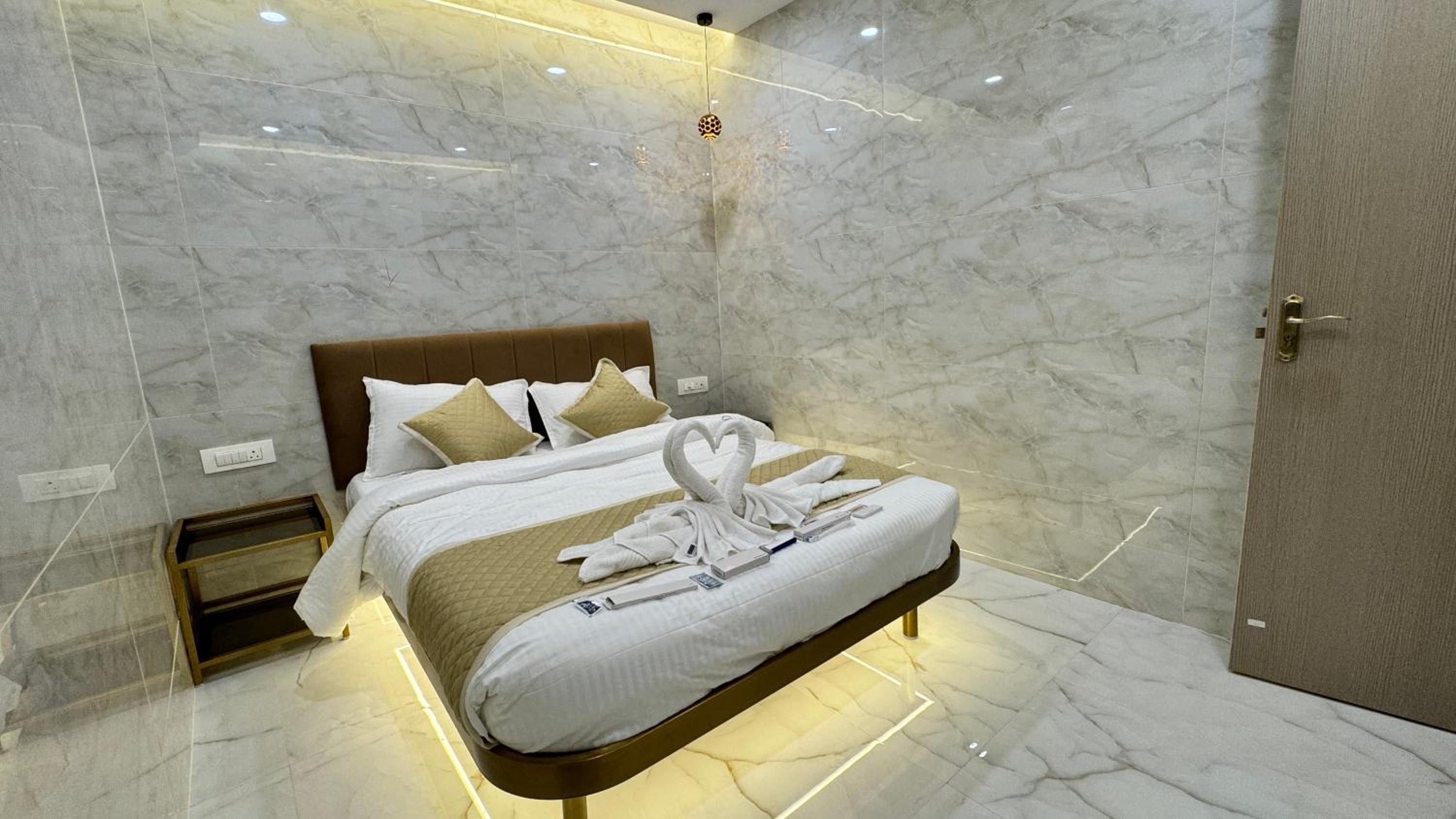 Family Room with Bathroom - Photo 2
