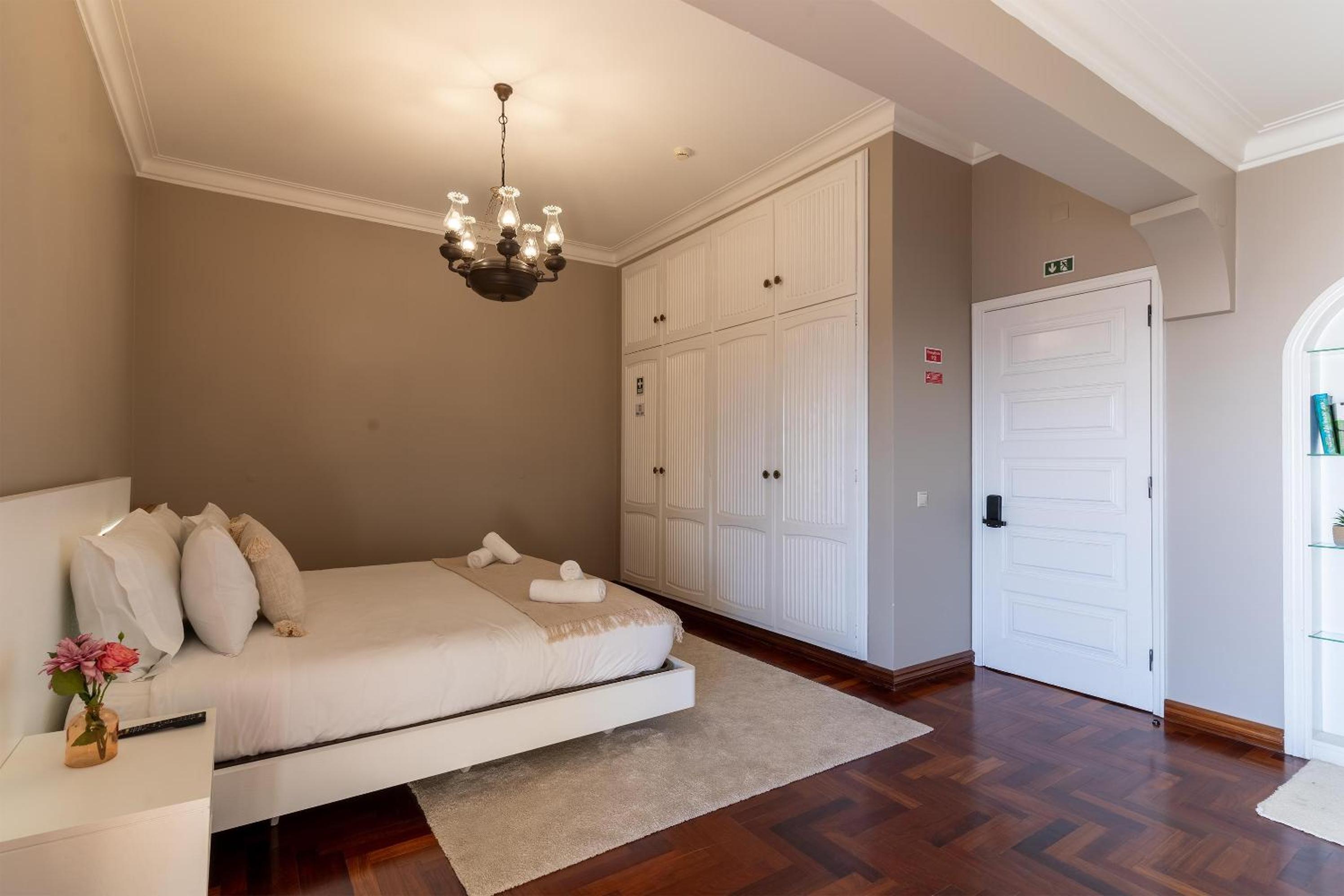 Twin Room with Private Bathroom photo 3