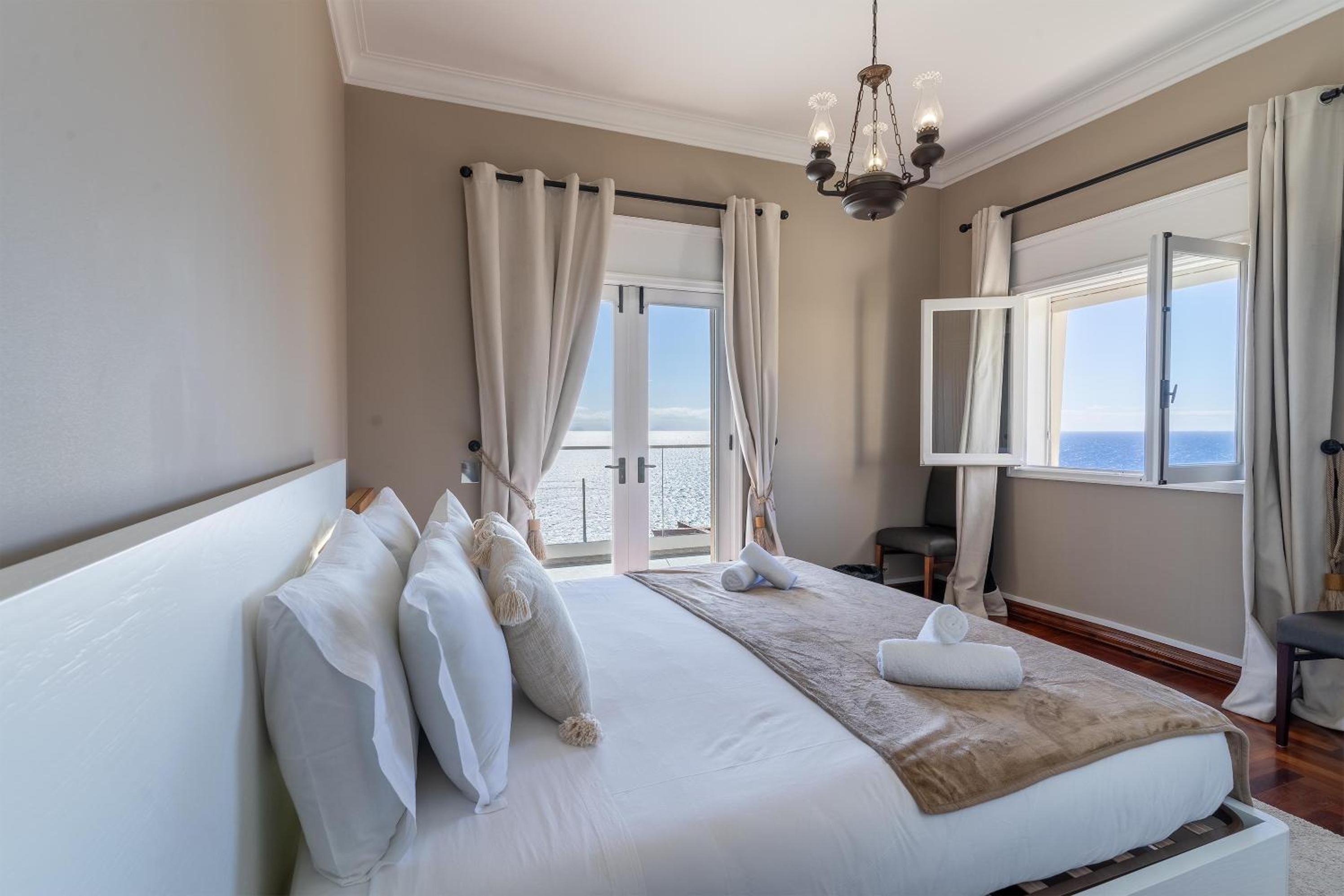Twin Room with Private Bathroom photo 1