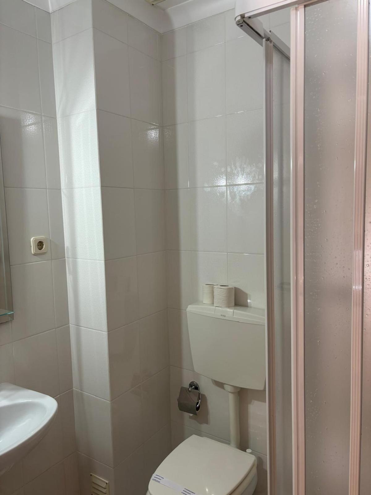 Small Twin Room photo 3