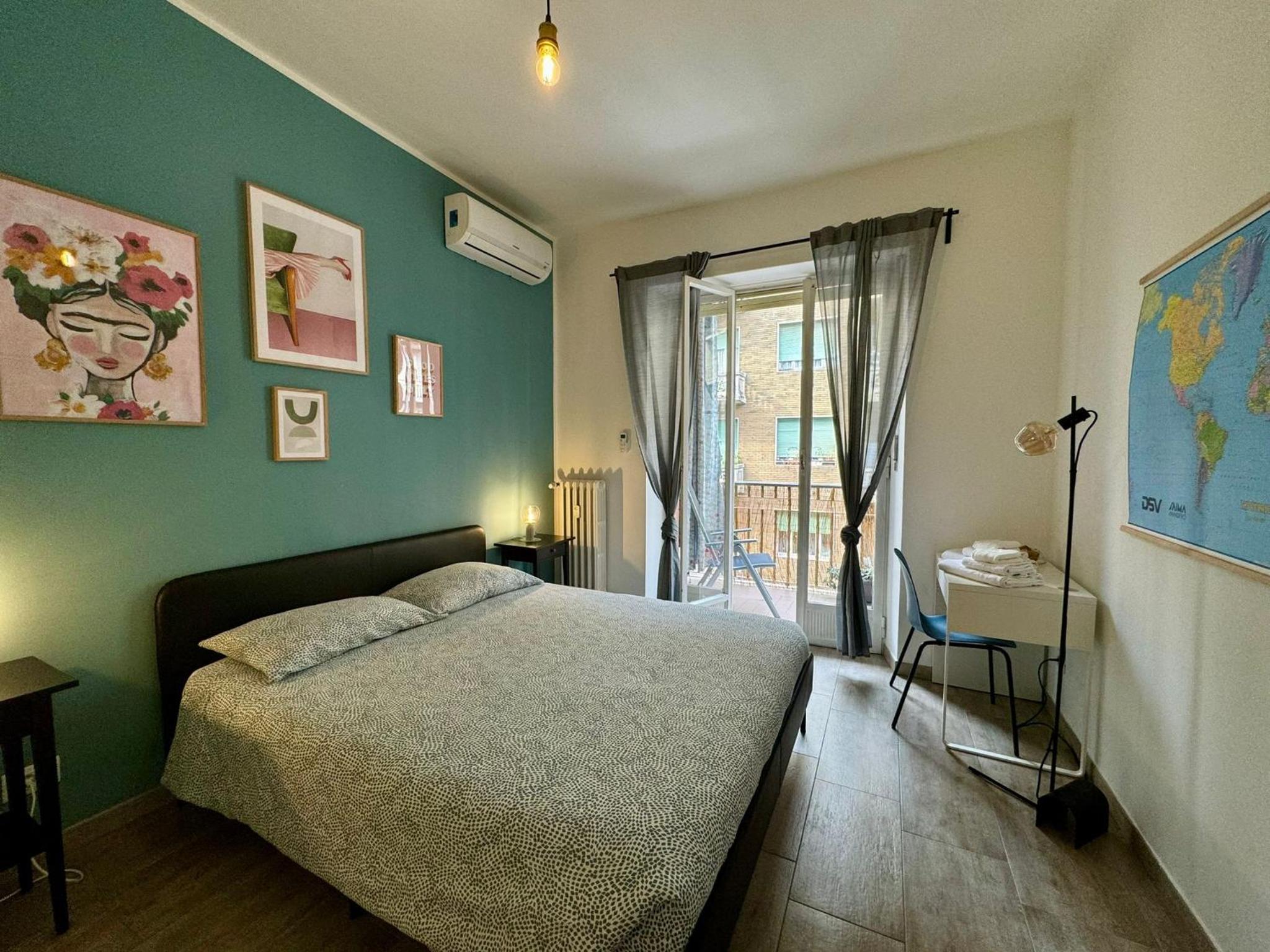 One-Bedroom Apartment photo 1