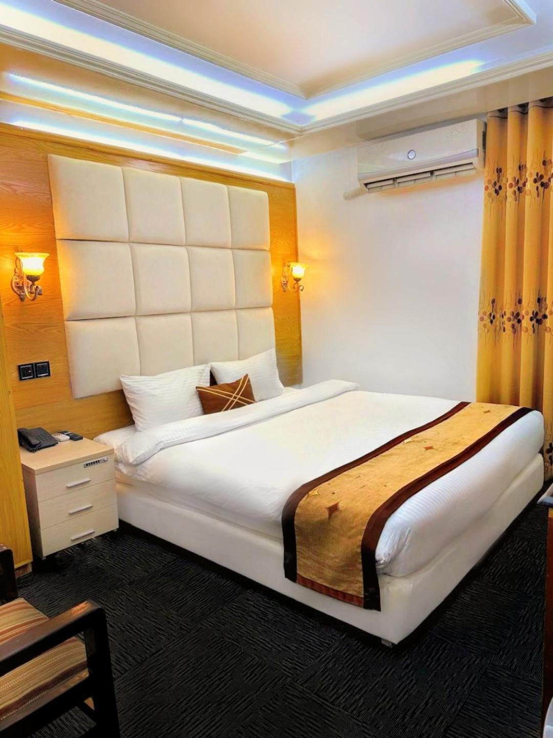 Deluxe Single Room