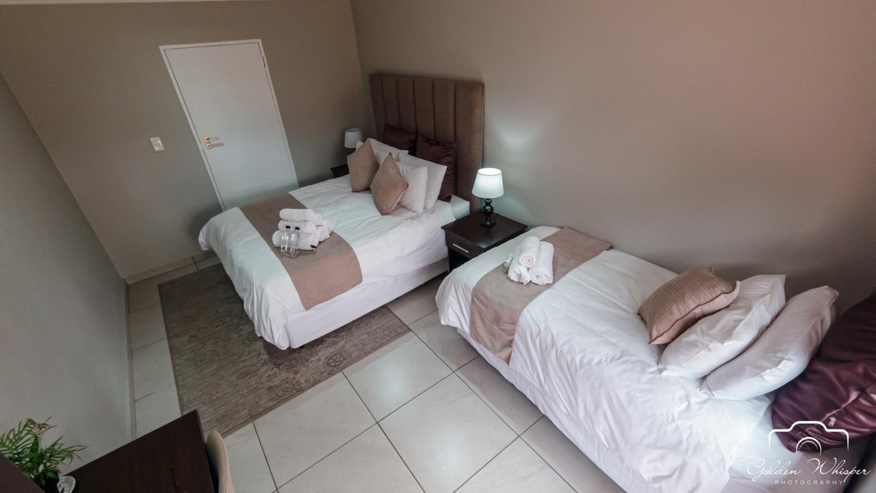Family Room with Private Bathroom photo 1