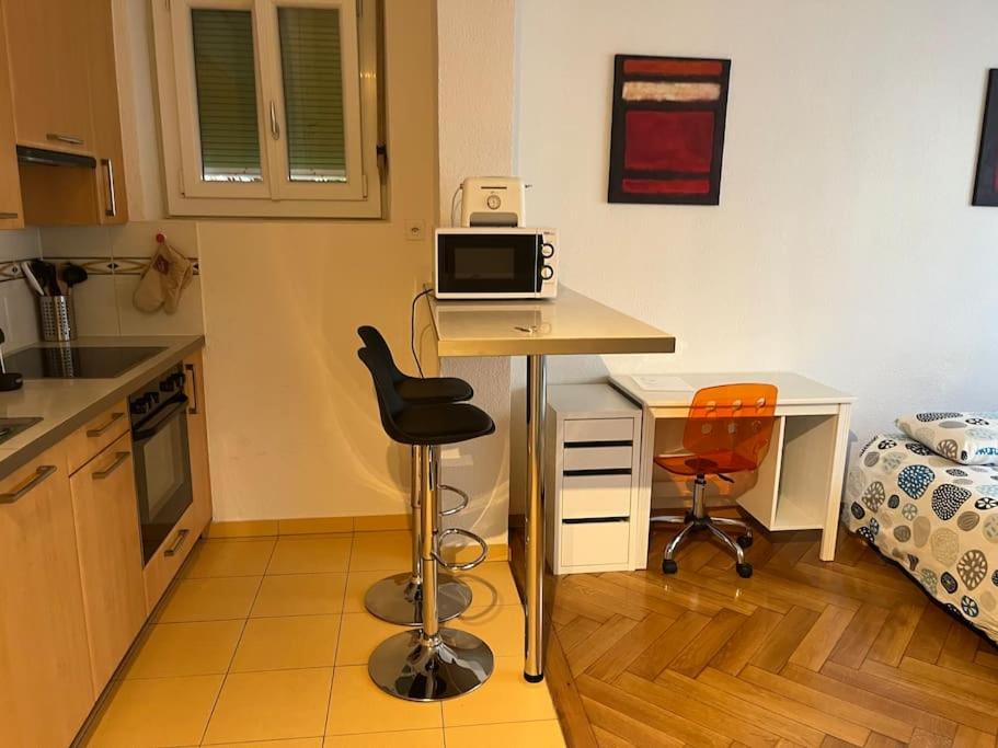 One-Bedroom Apartment photo 2