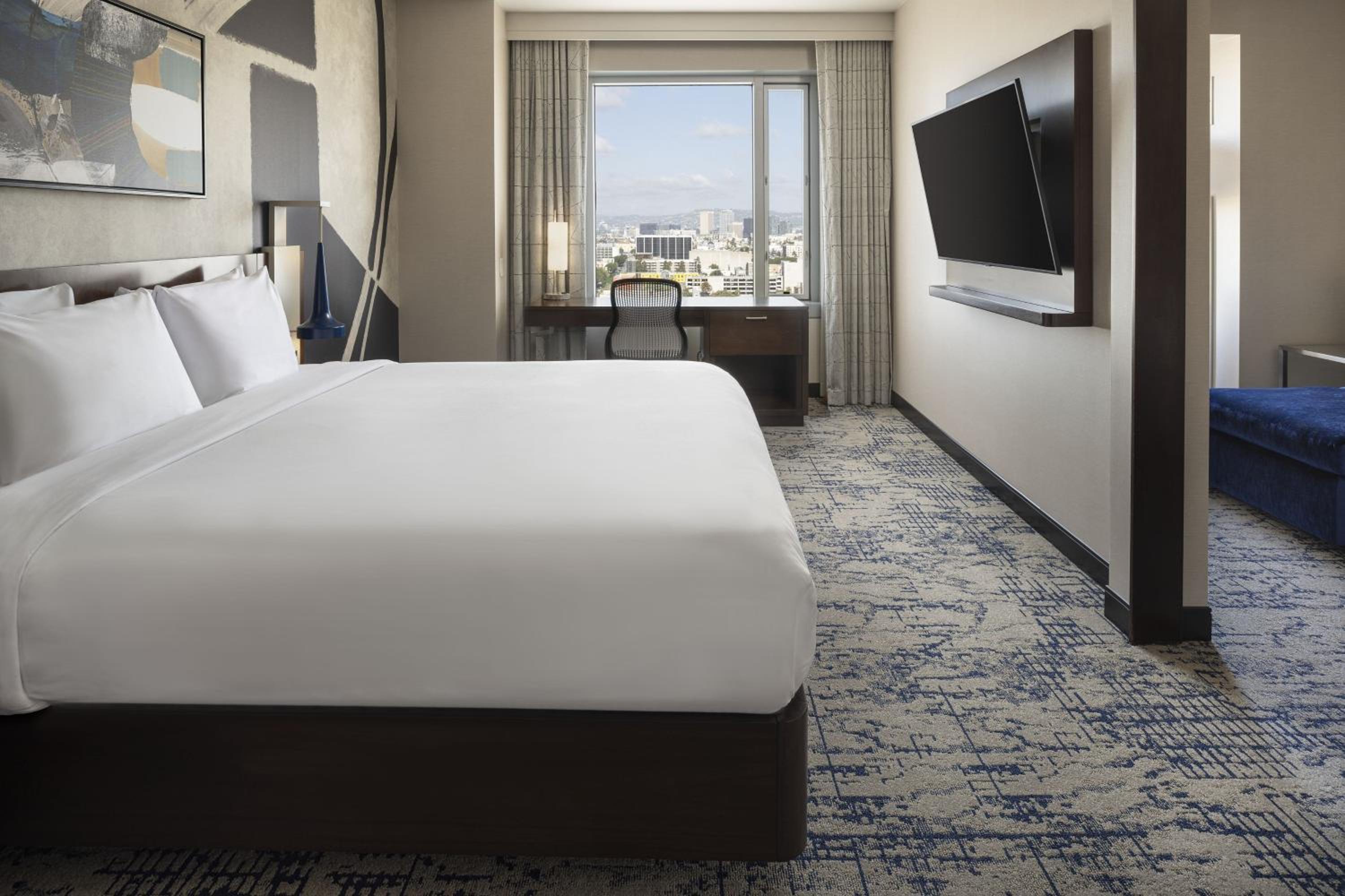 One-Bedroom Junior Suite