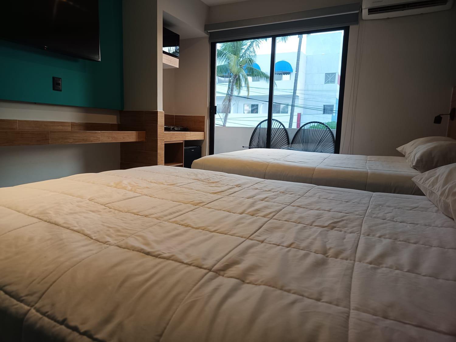 Deluxe Double Room - Photo 23