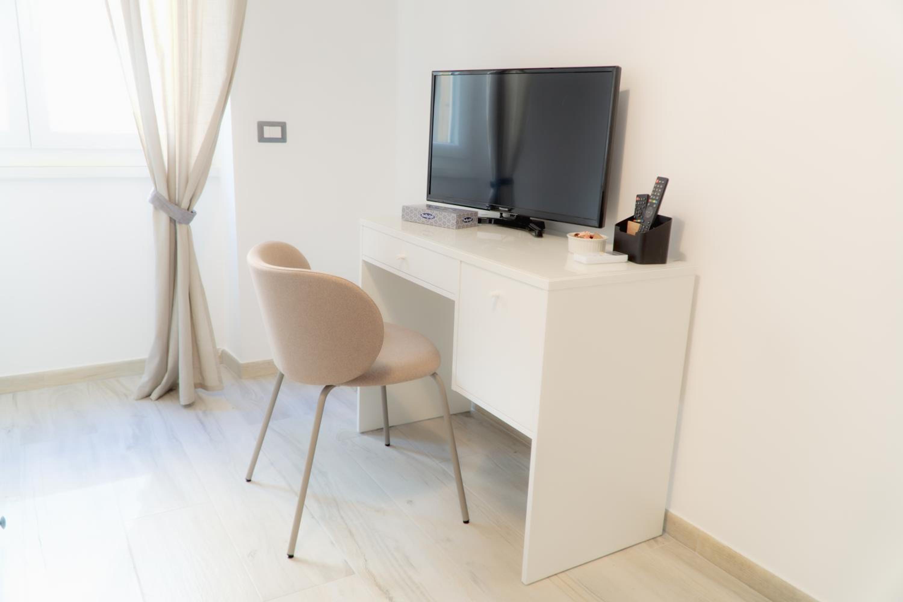 Double Room with Private Bathroom photo 3