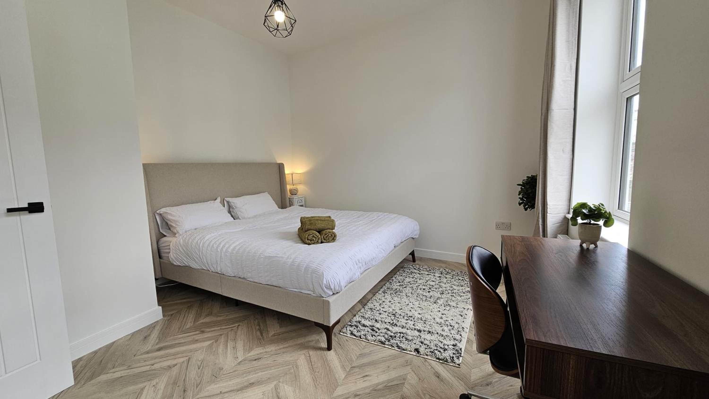 One-Bedroom Apartment photo 2