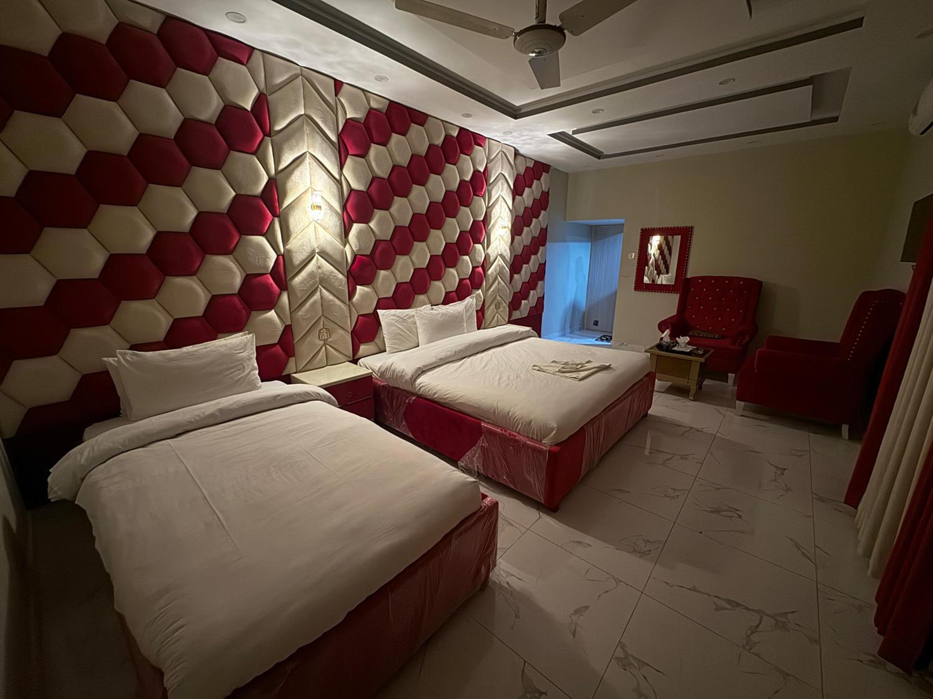 Deluxe Double Or Twin Room photo 2