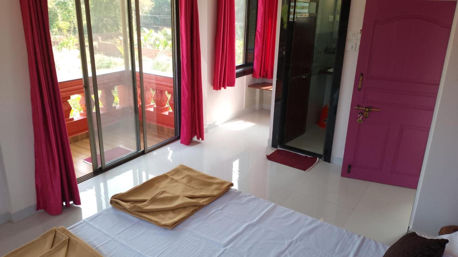 Family Room with Balcony photo 3