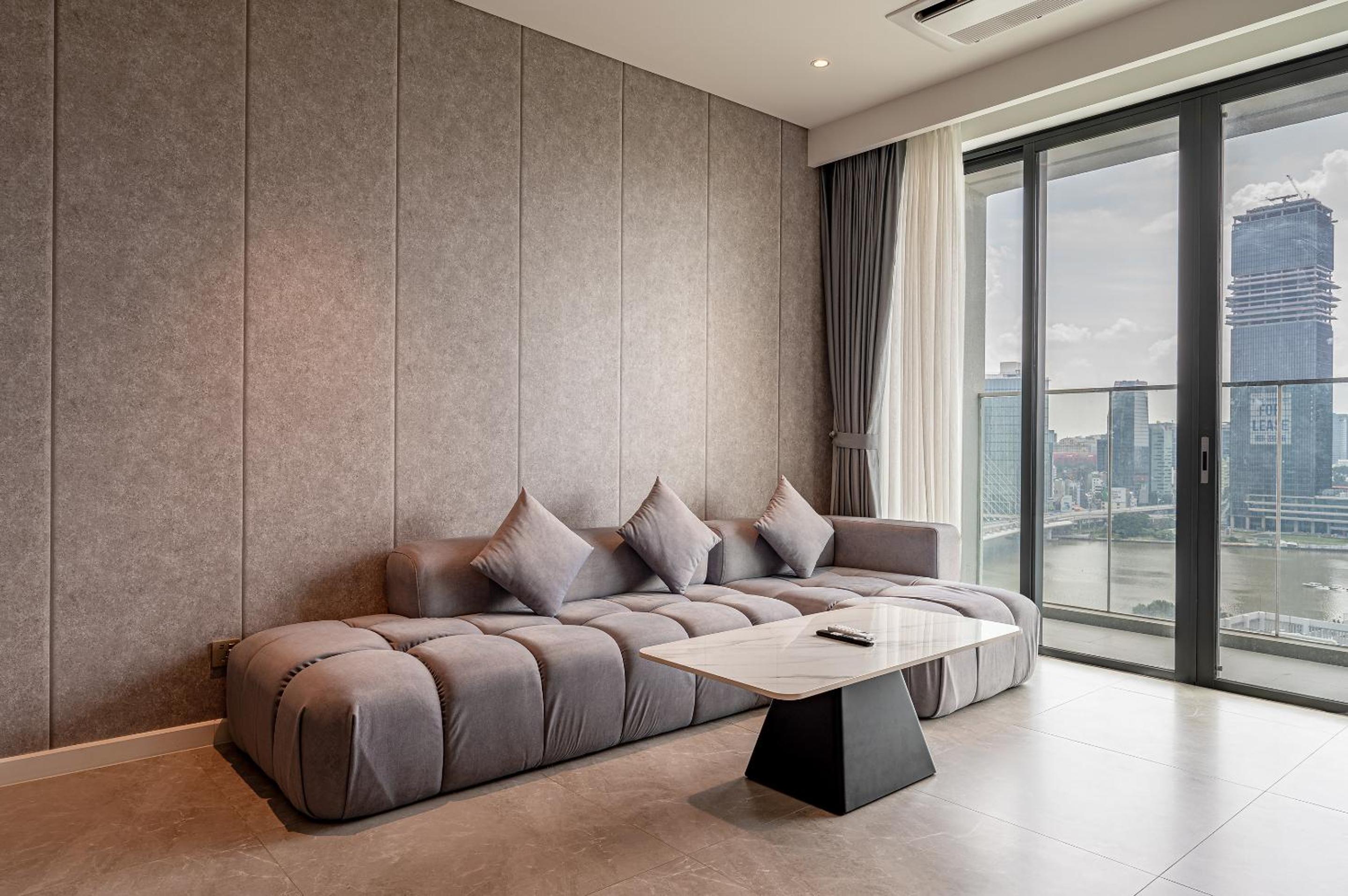 Three-Bedroom Premium Apartment with Balcony - Photo 1