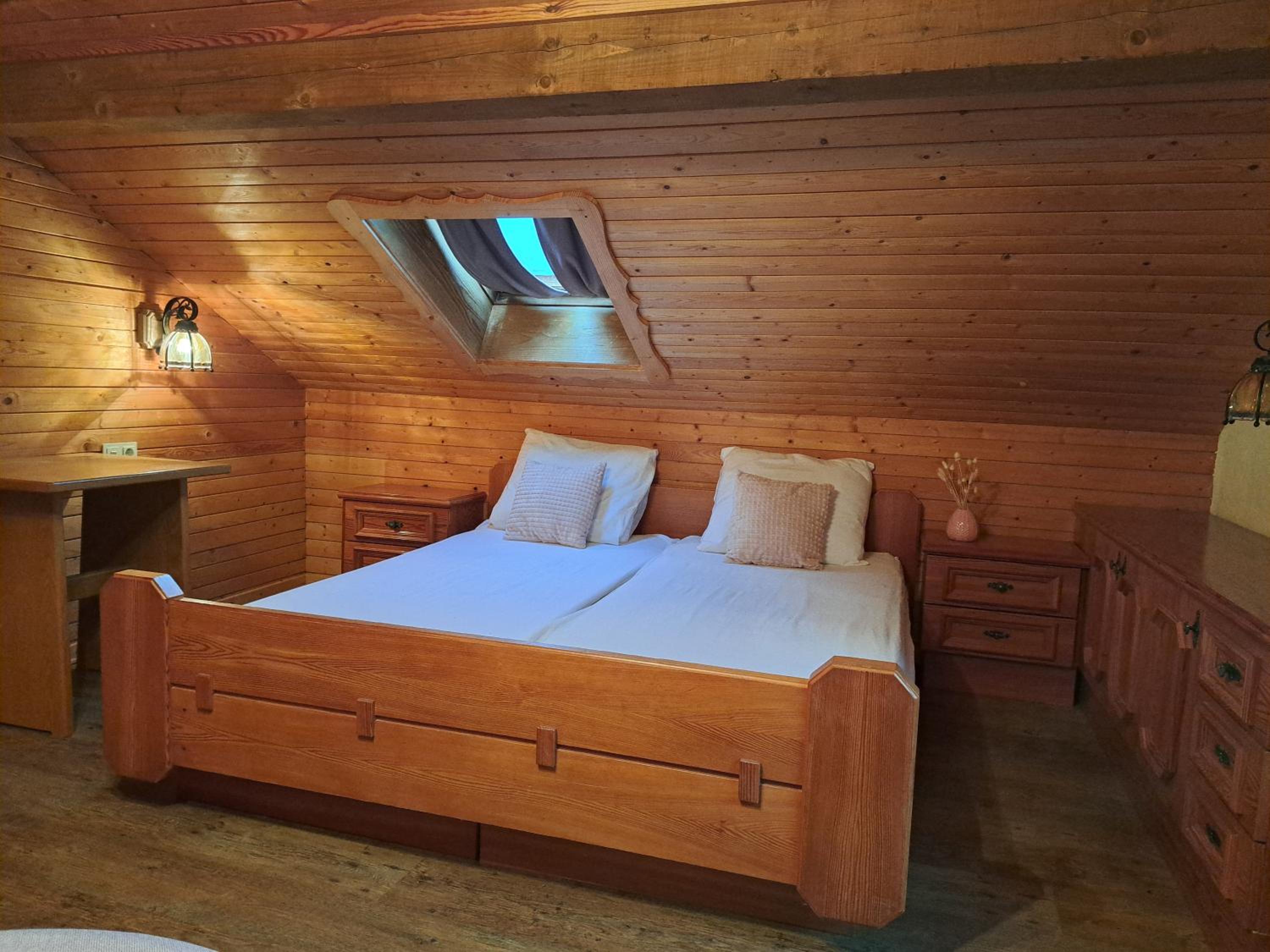 One-Bedroom Apartment with View photo 2
