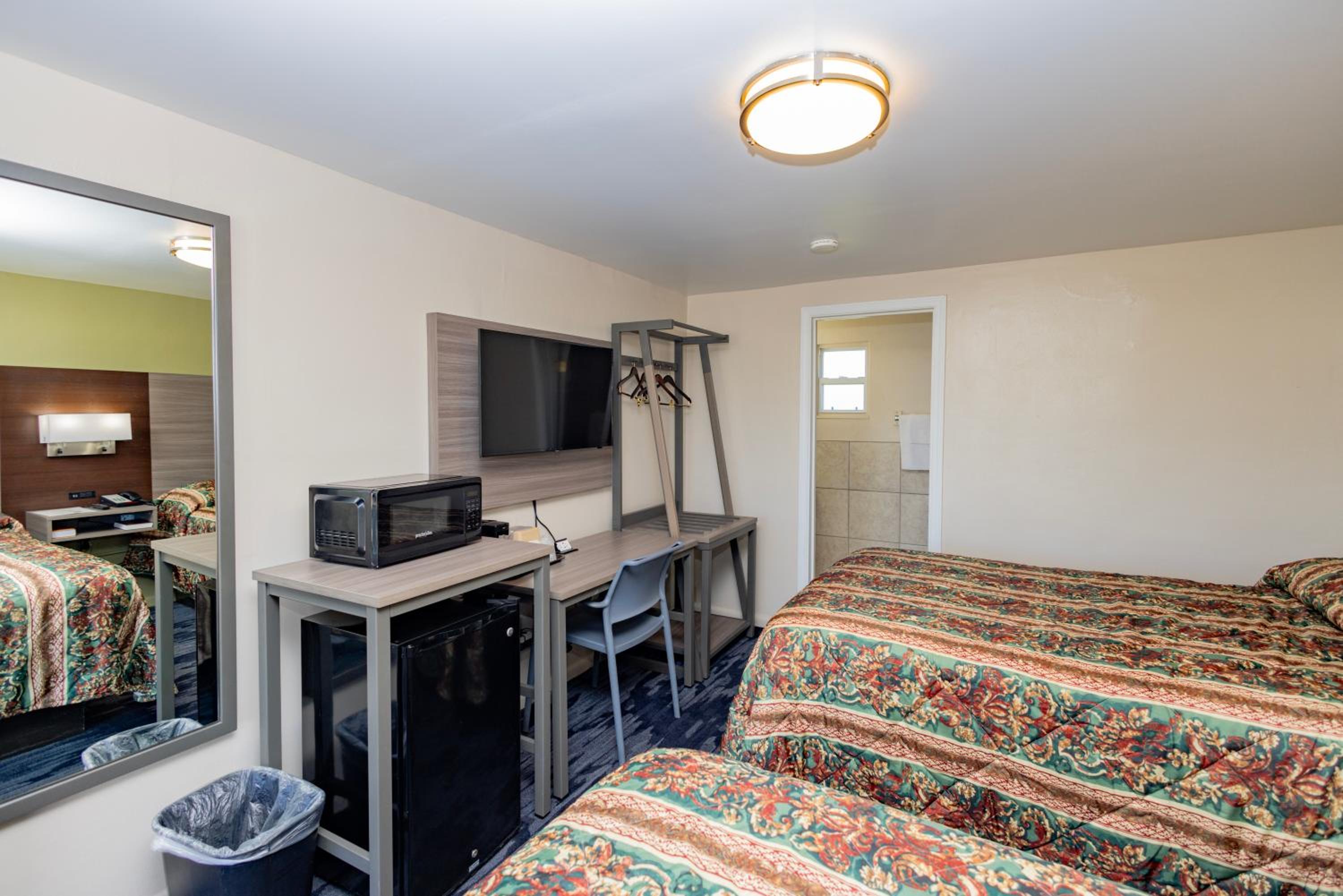 Double Room with Two Double Beds - Non-Smoking - Photo 7