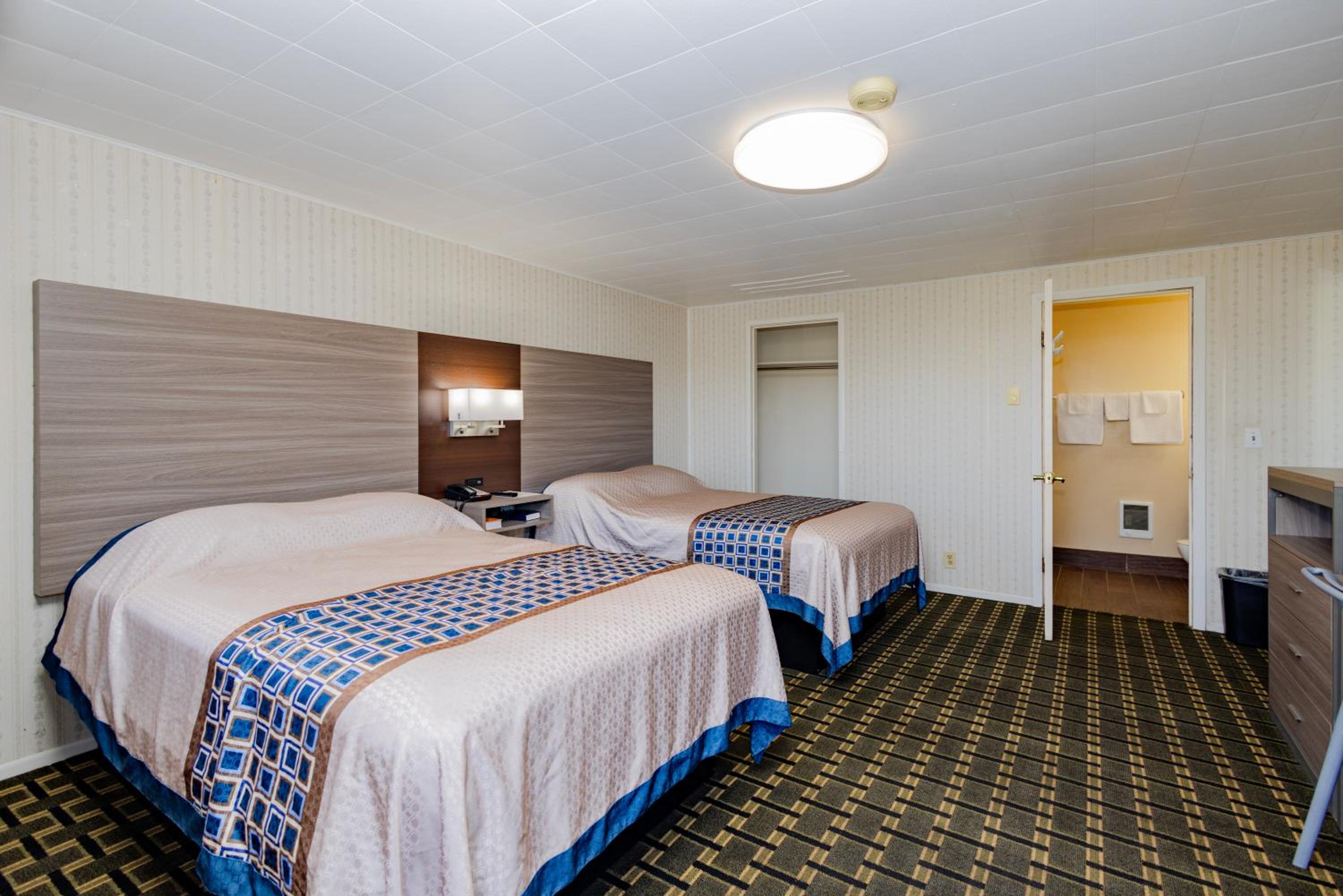 Double Room with Two Double Beds - Non-Smoking - Photo 5