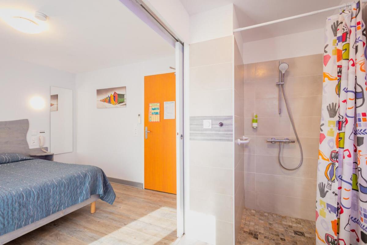 Double Room - Disability Access photo 2