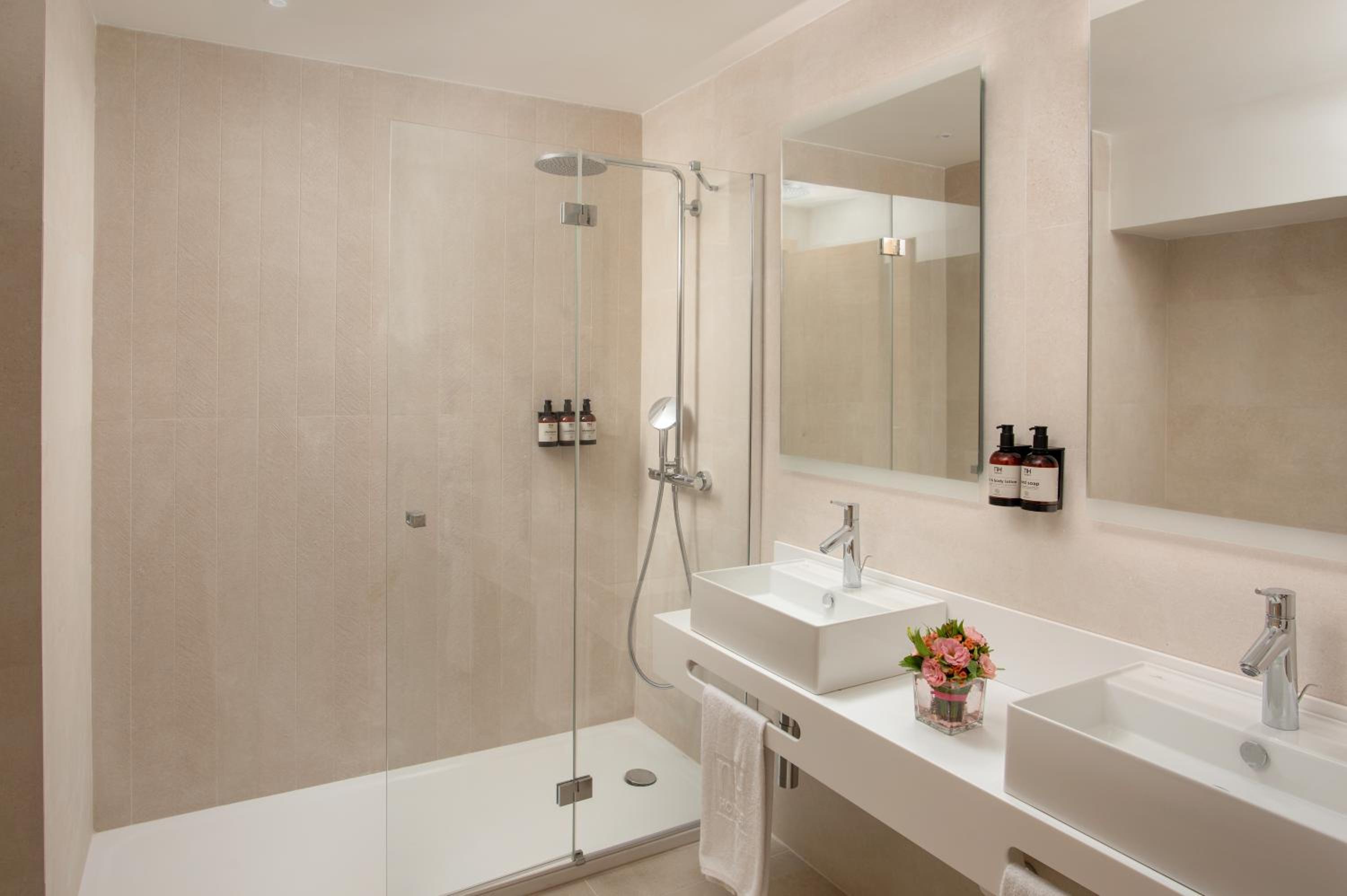Junior Suite with Terrace - Photo 3