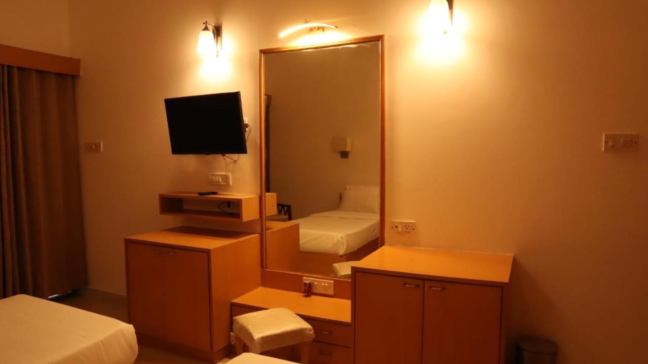 Twin Room with Balcony photo 3