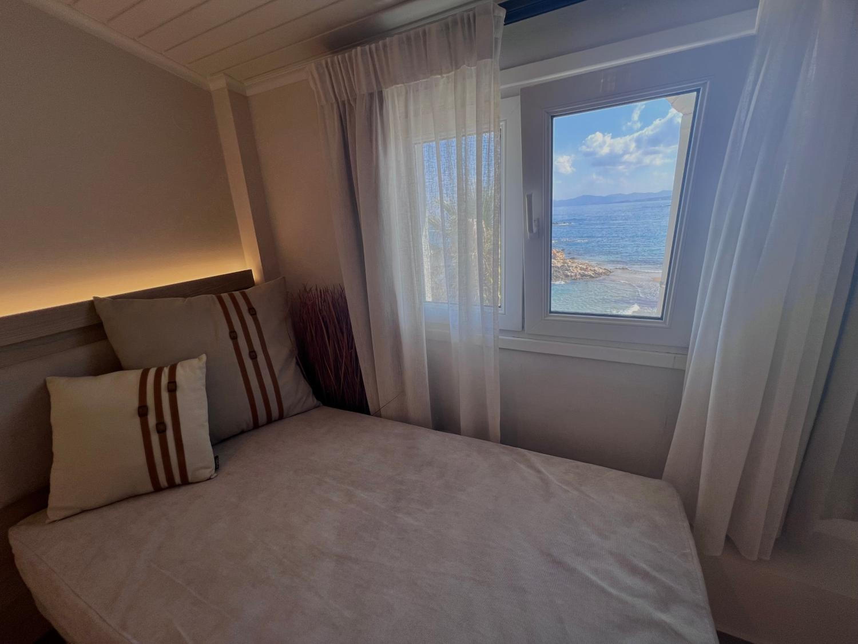 Studio with Sea View - Attic - Photo 1