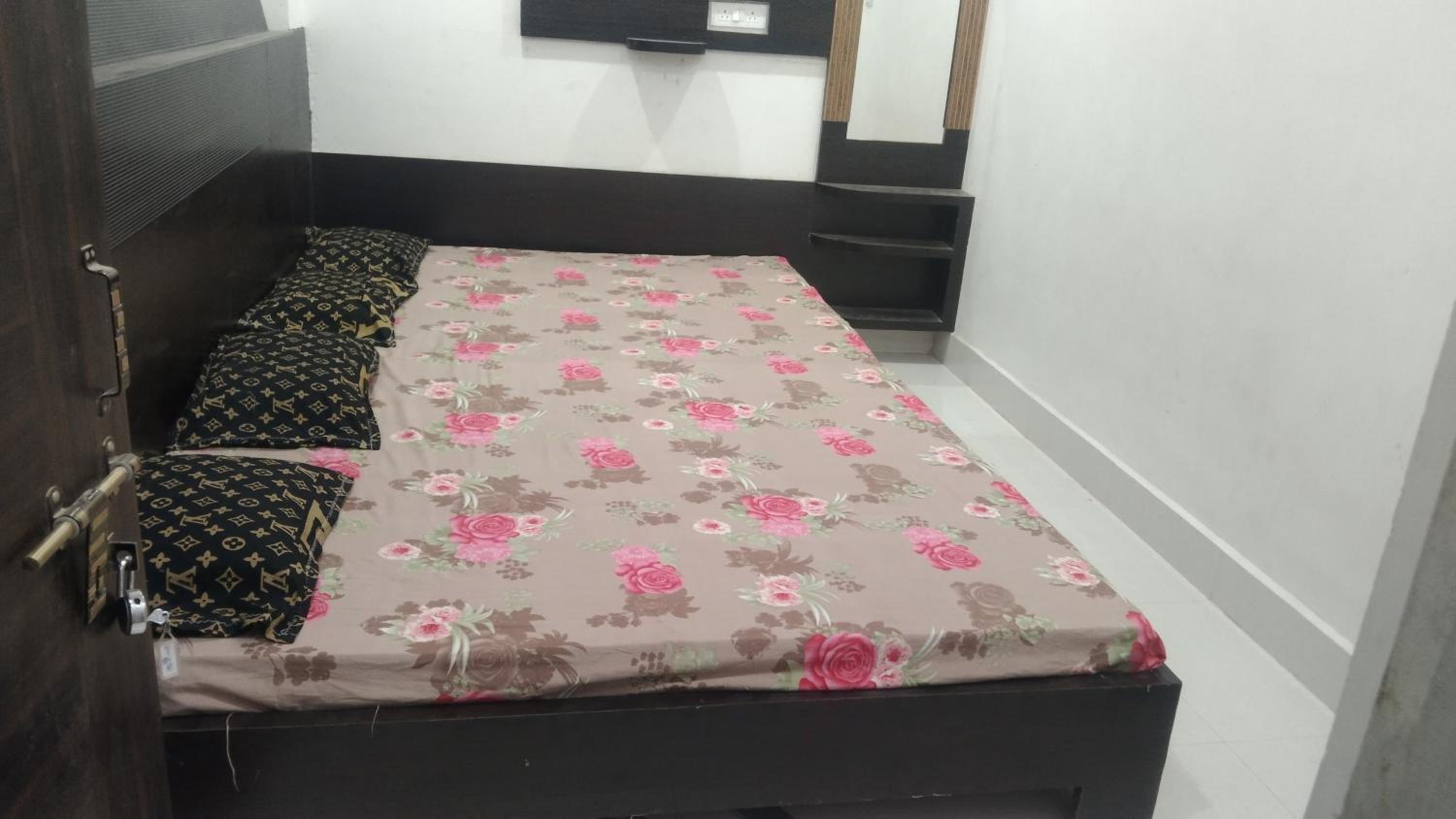 Double or Twin Room photo 3