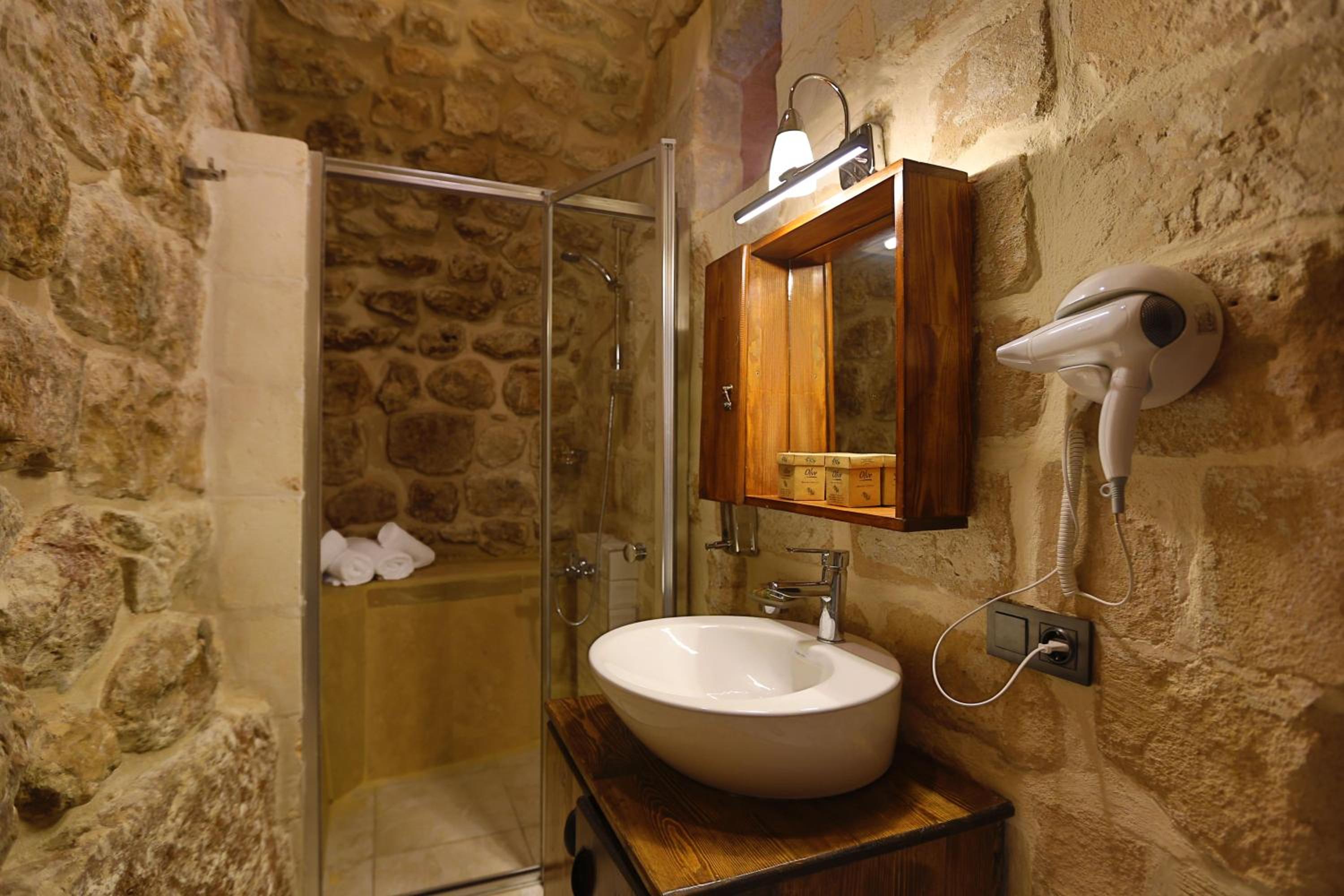 Deluxe King Room photo 3