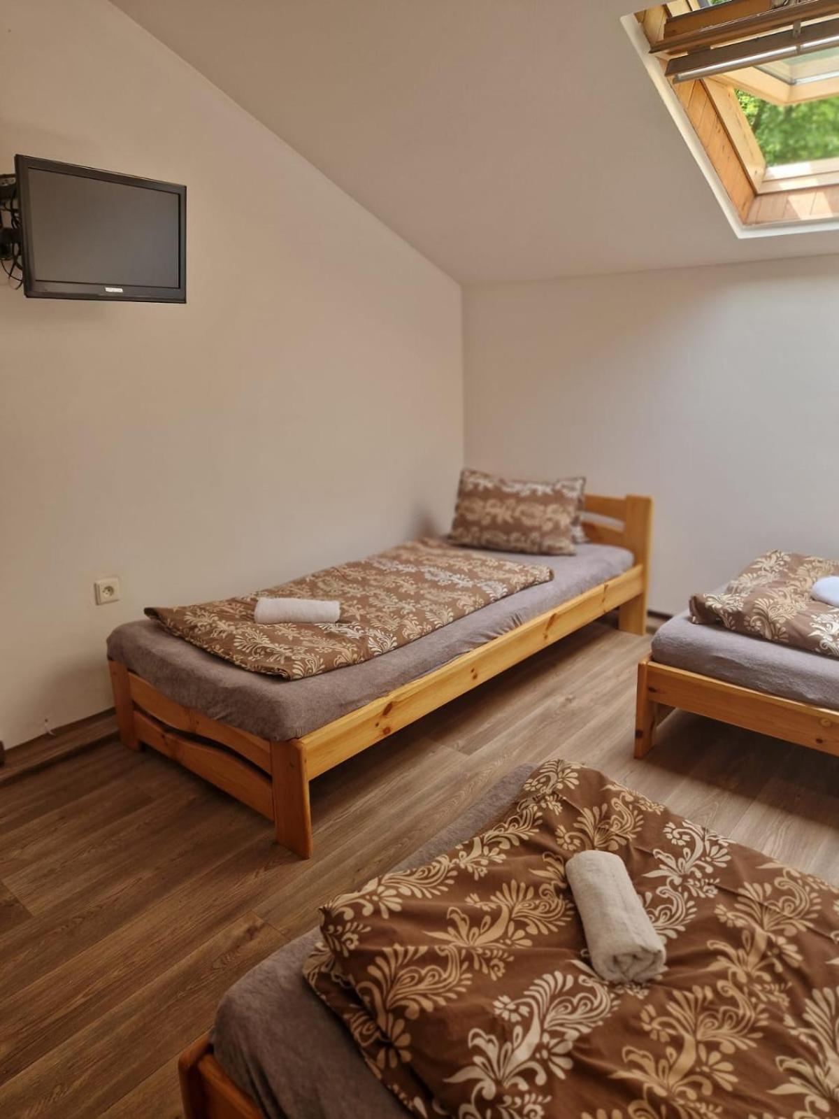 Triple Room With Shared Bathroom photo 1