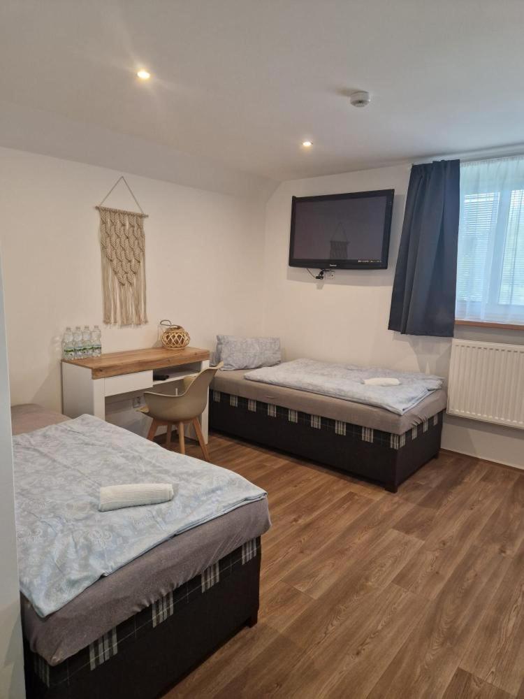 Quadruple Room With Private Bathroom photo 1